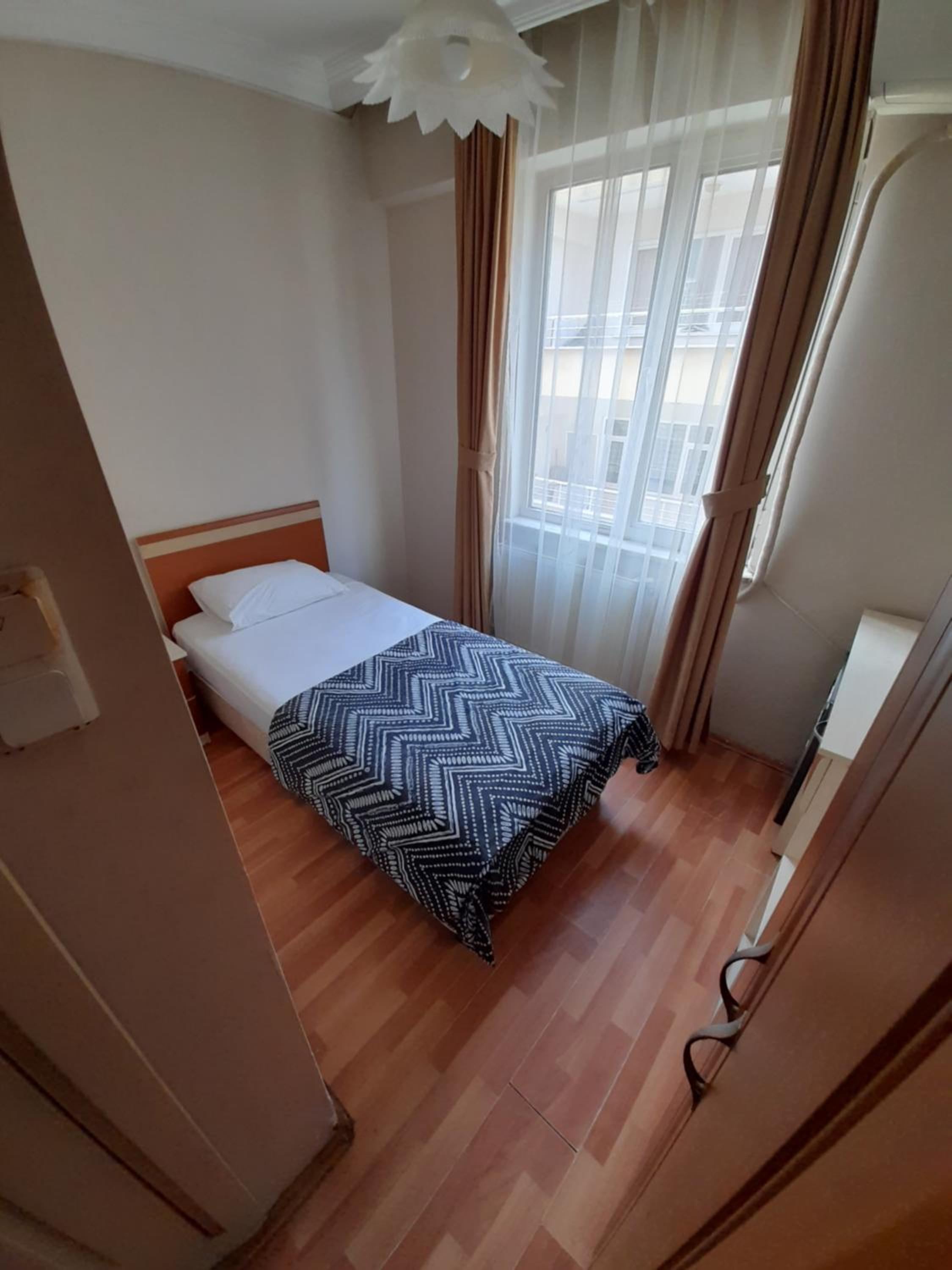 Single Room photo 3