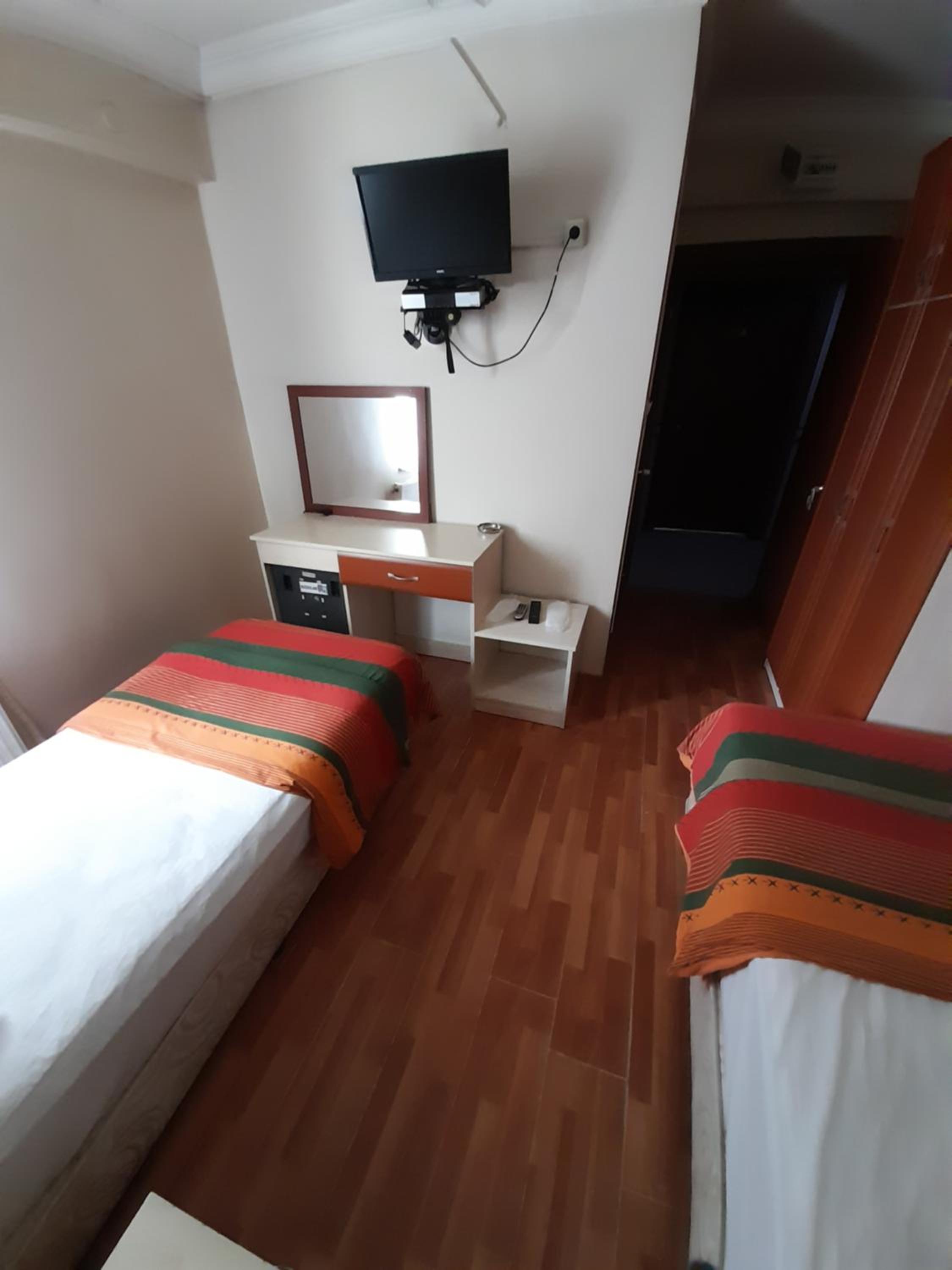 Double or Twin Room photo 2