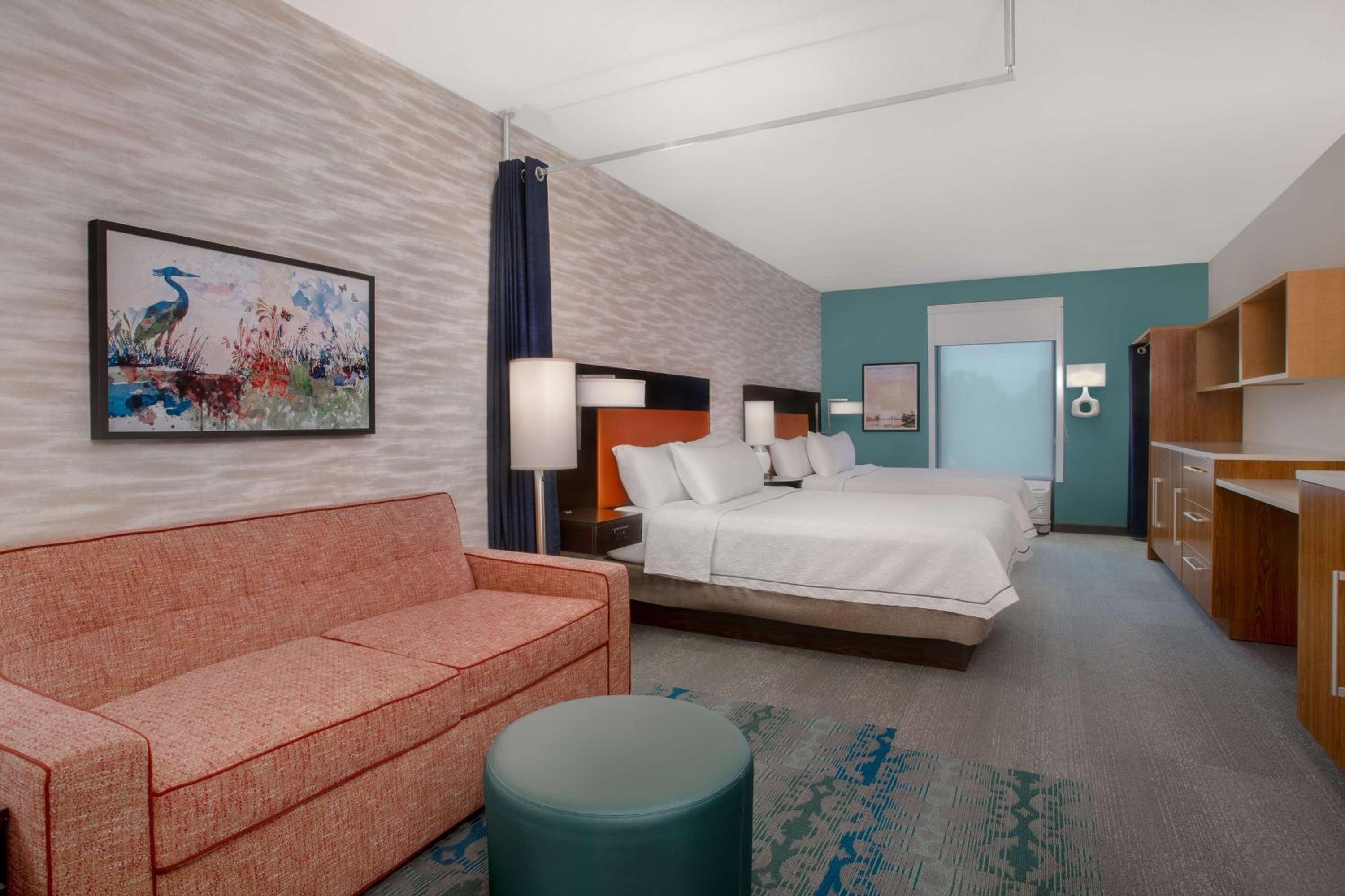 Queen Studio with Two Queen Beds - Non-Smoking - Photo 5