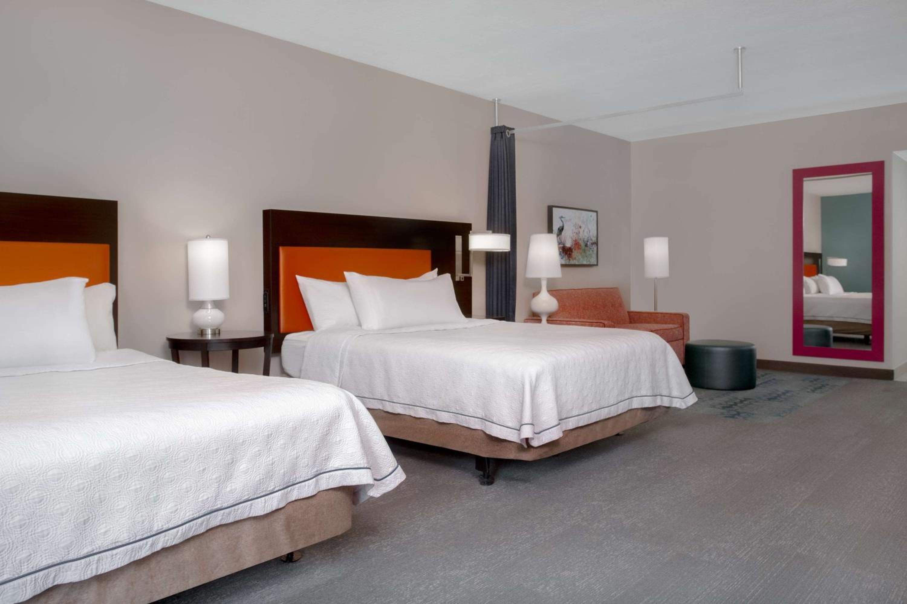 Queen Studio with Two Queen Beds - Non-Smoking - Photo 6
