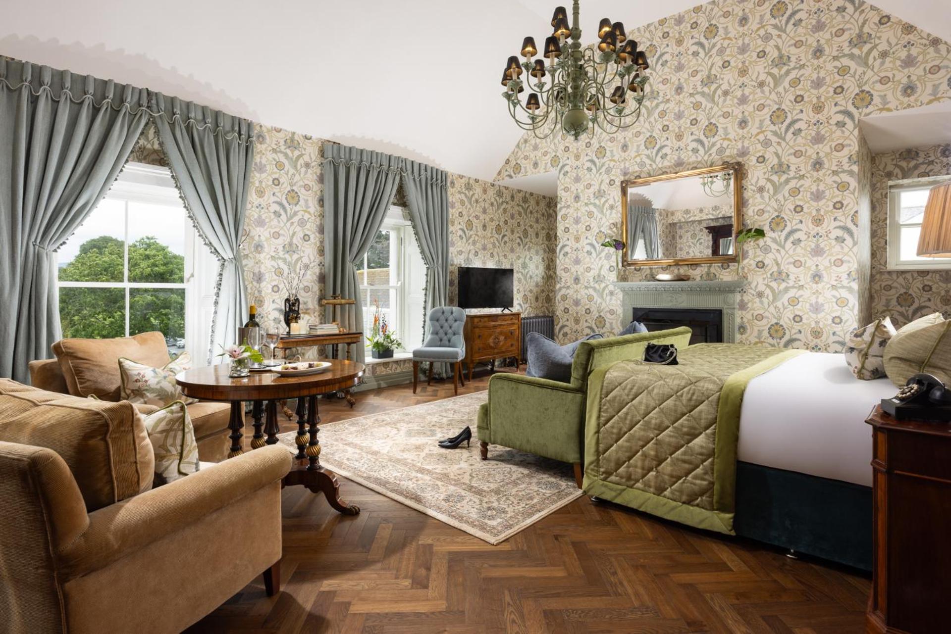 Manor House Room photo 2