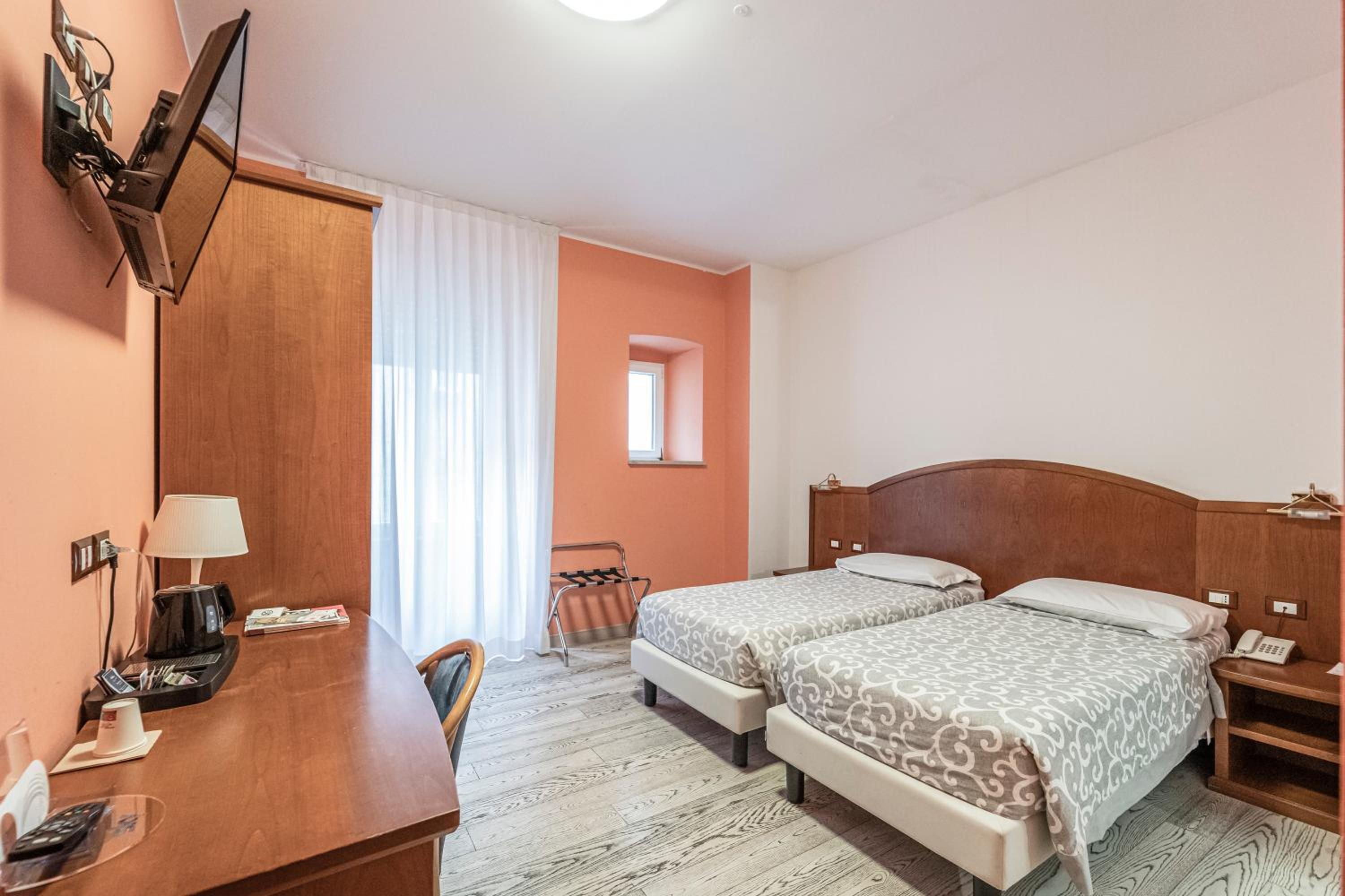 Superior Double or Twin Room - Photo 11