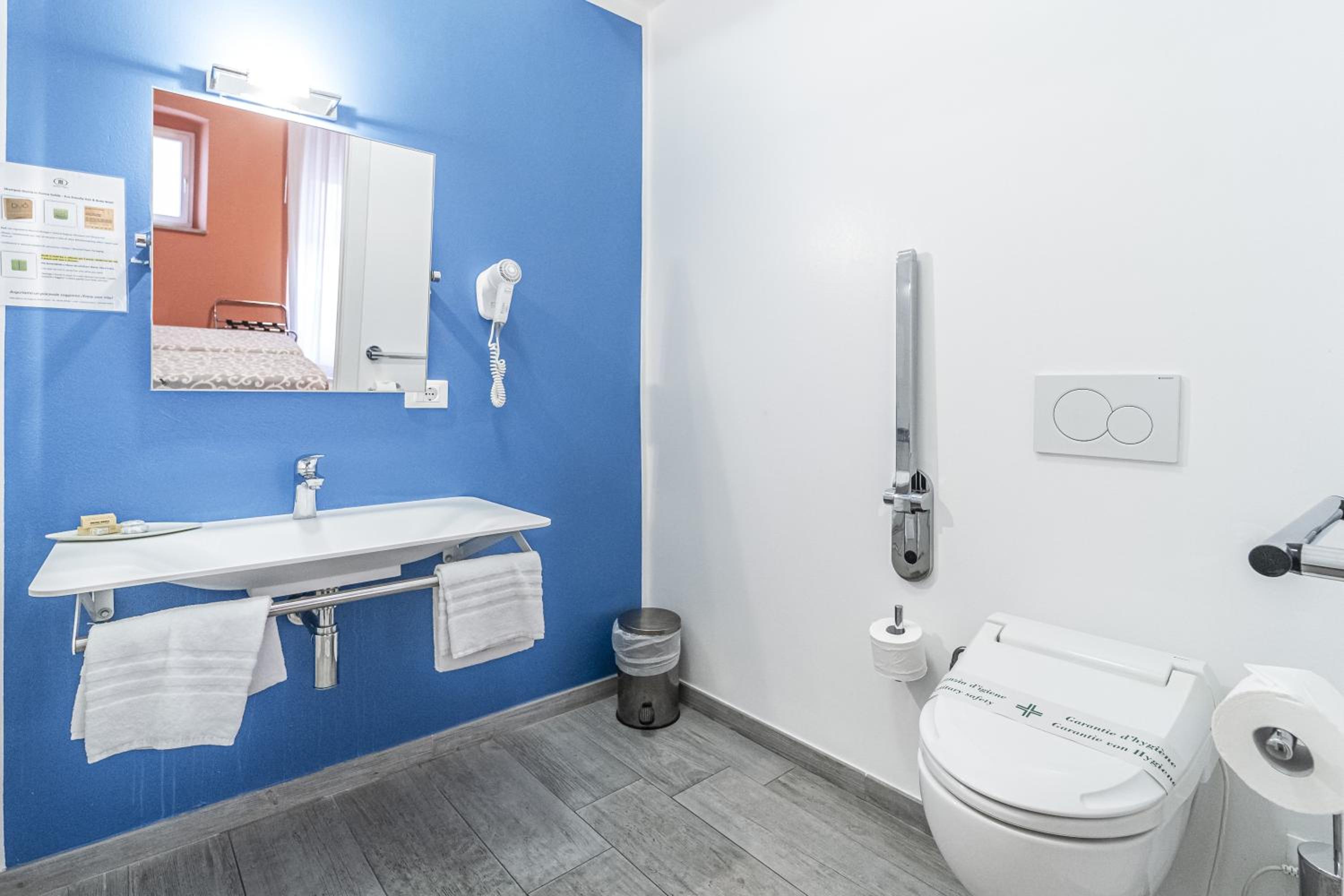 Superior Double or Twin Room - Photo 12