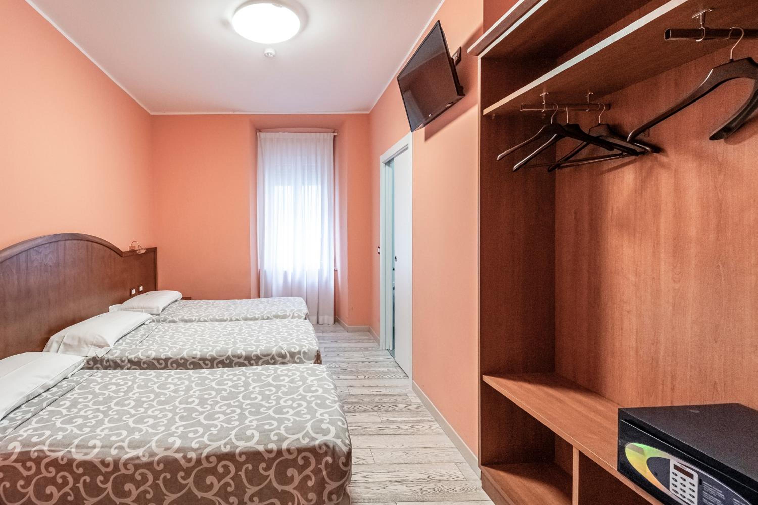 Superior Double or Twin Room - Photo 2