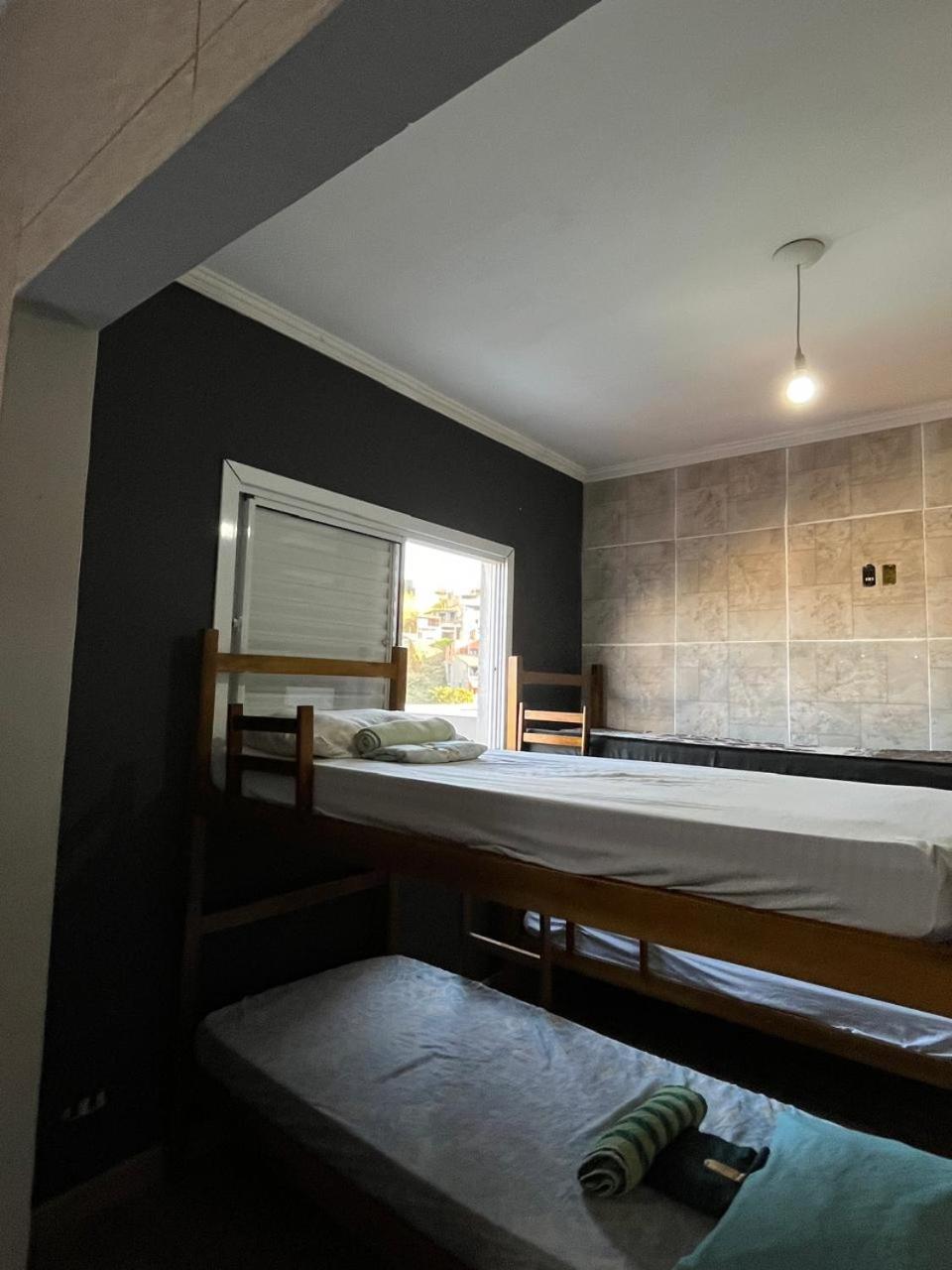 8-Bed Mixed Dormitory Room photo 3