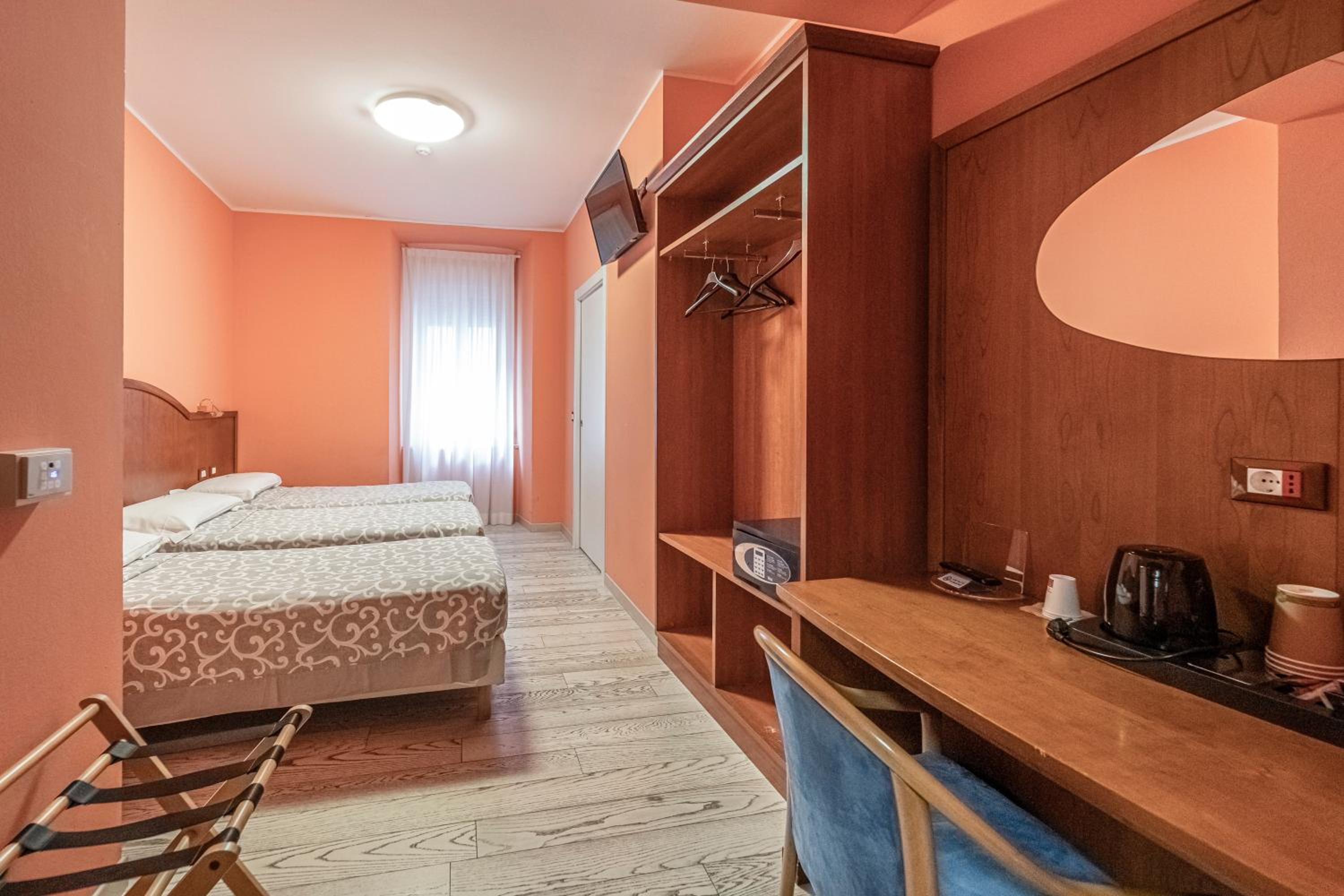 Superior Double or Twin Room - Photo 13