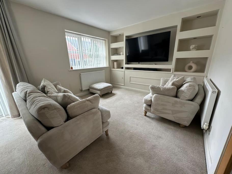 Three-Bedroom House photo 1