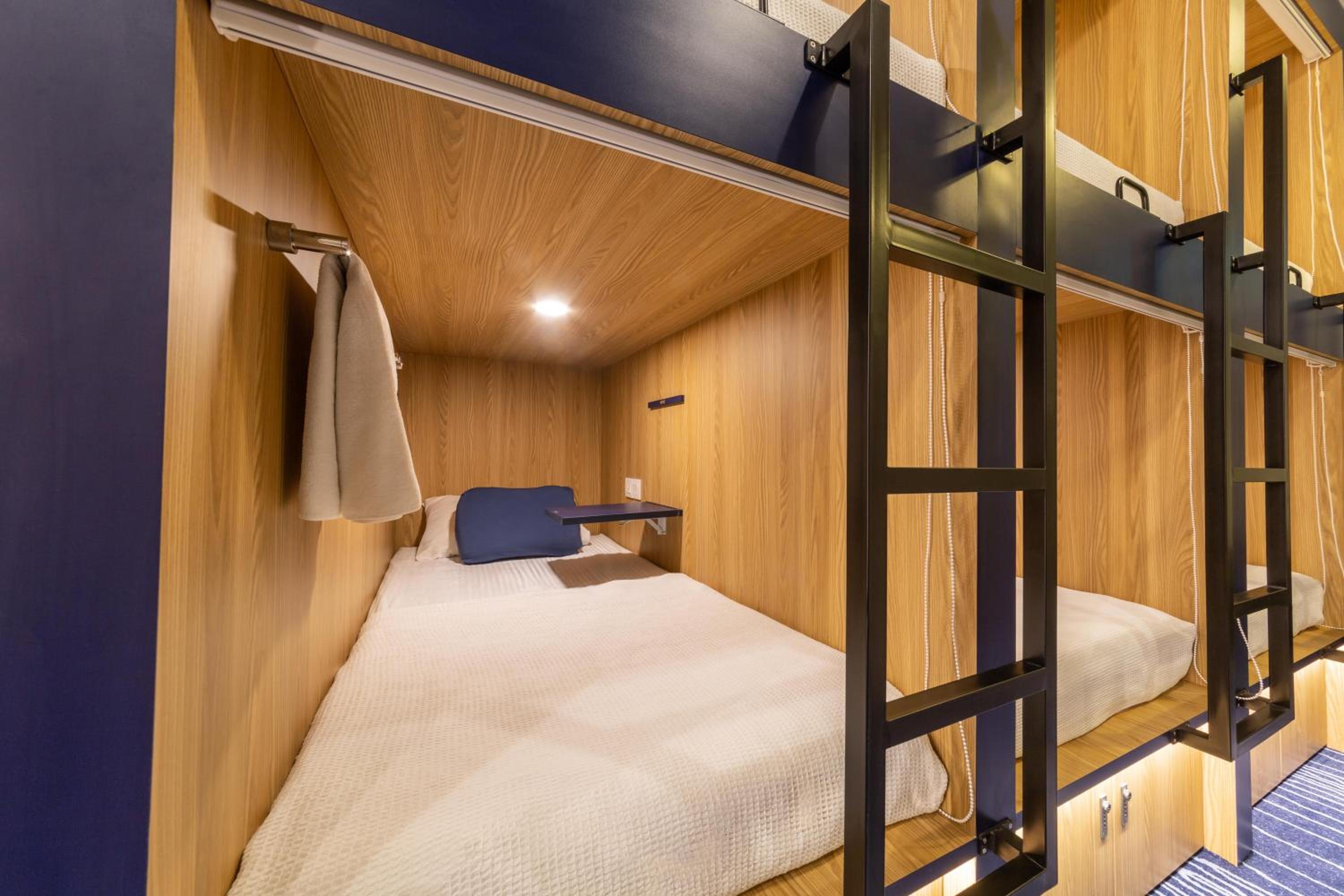 Bed in 6-Bed Female Dormitory Room photo 3