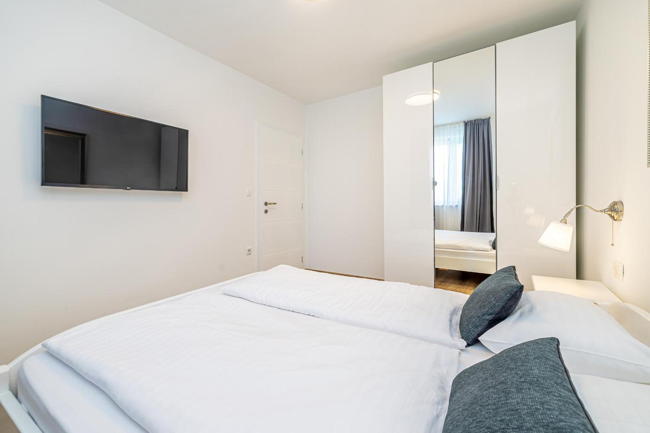 One-Bedroom Apartment with Garden View photo 2
