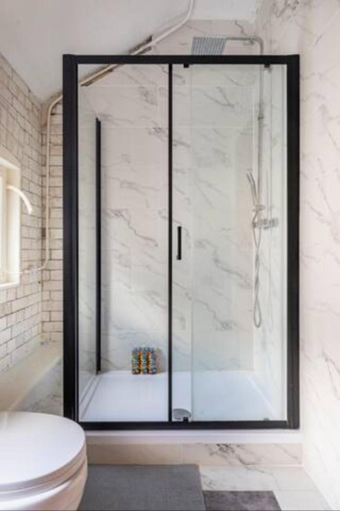 Single Room with Shared Bathroom photo 3