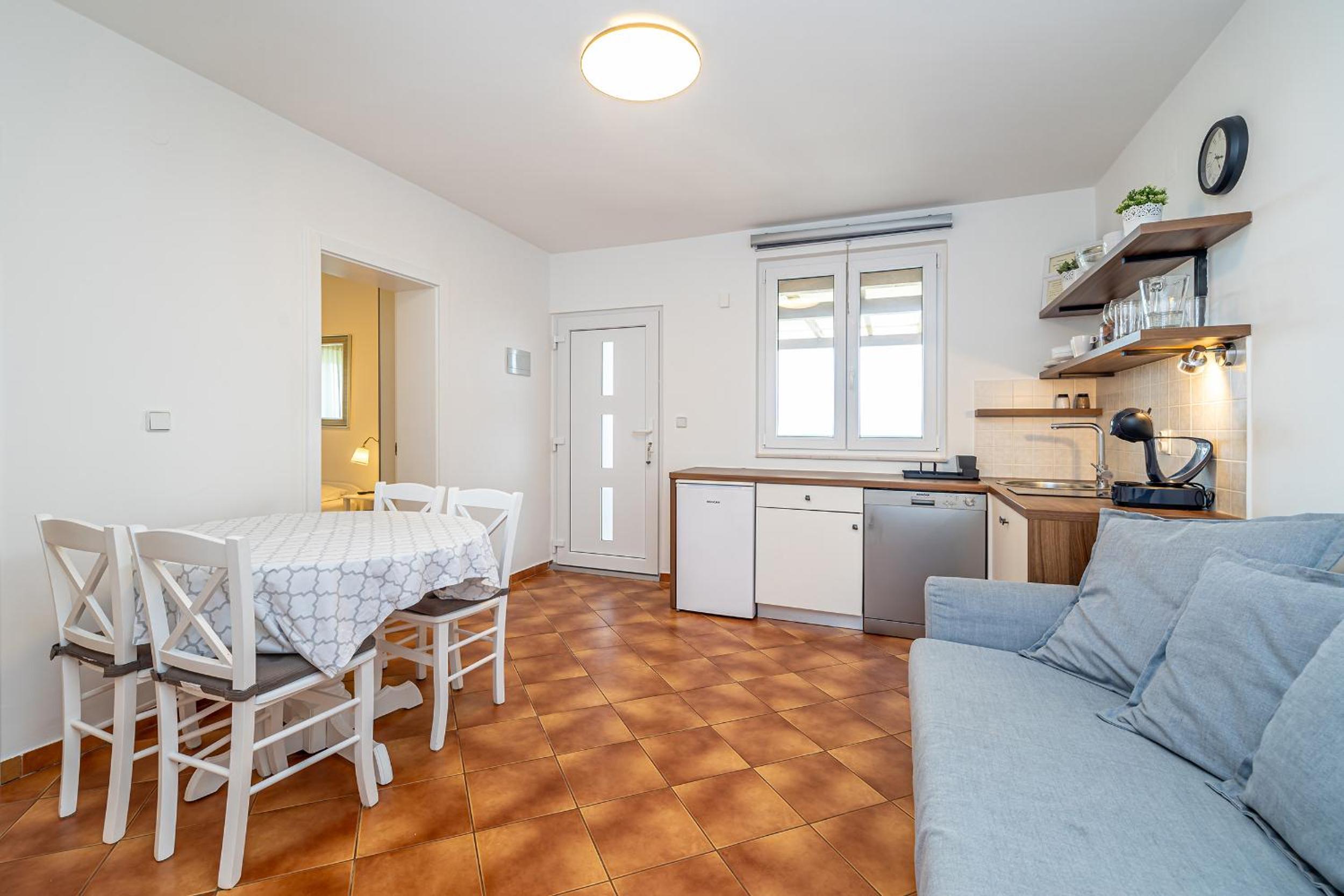 Two-Bedroom Apartment with Sea View - Photo 10
