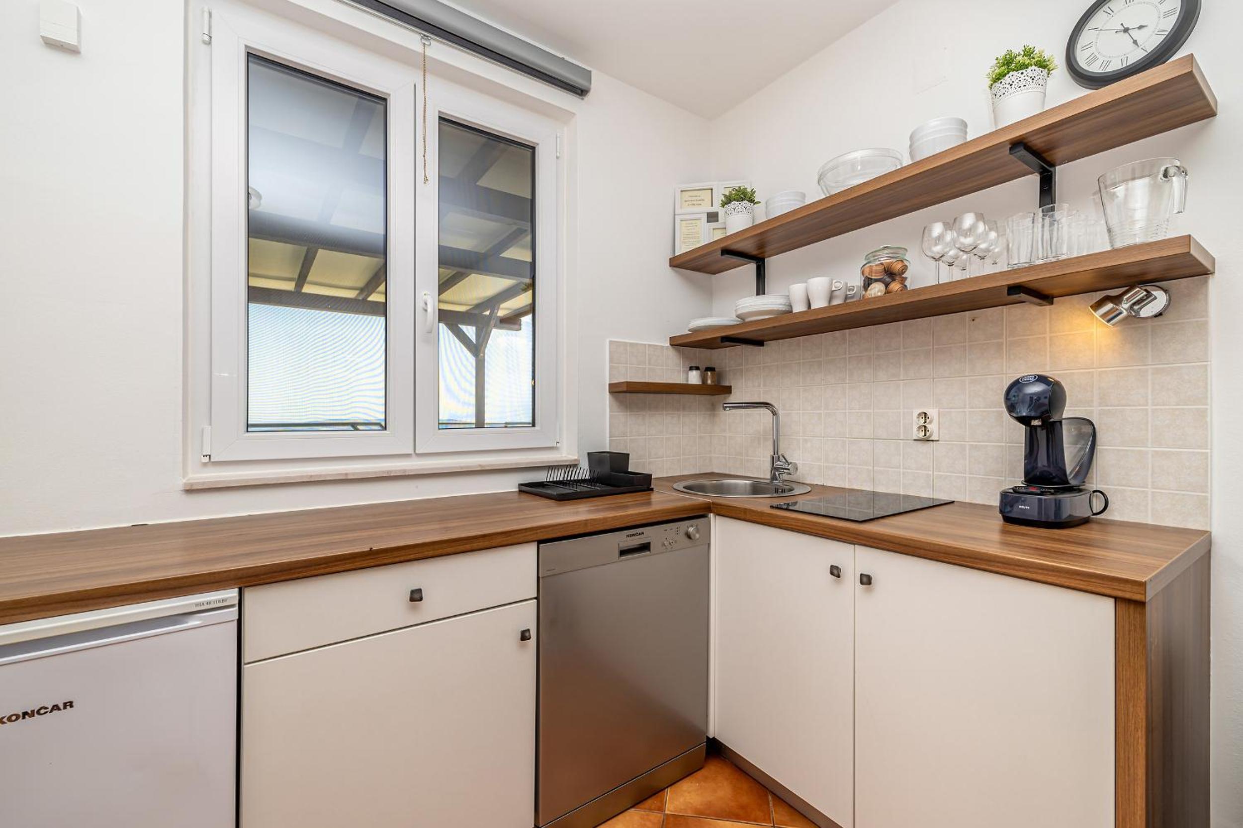 Two-Bedroom Apartment with Sea View - Photo 11