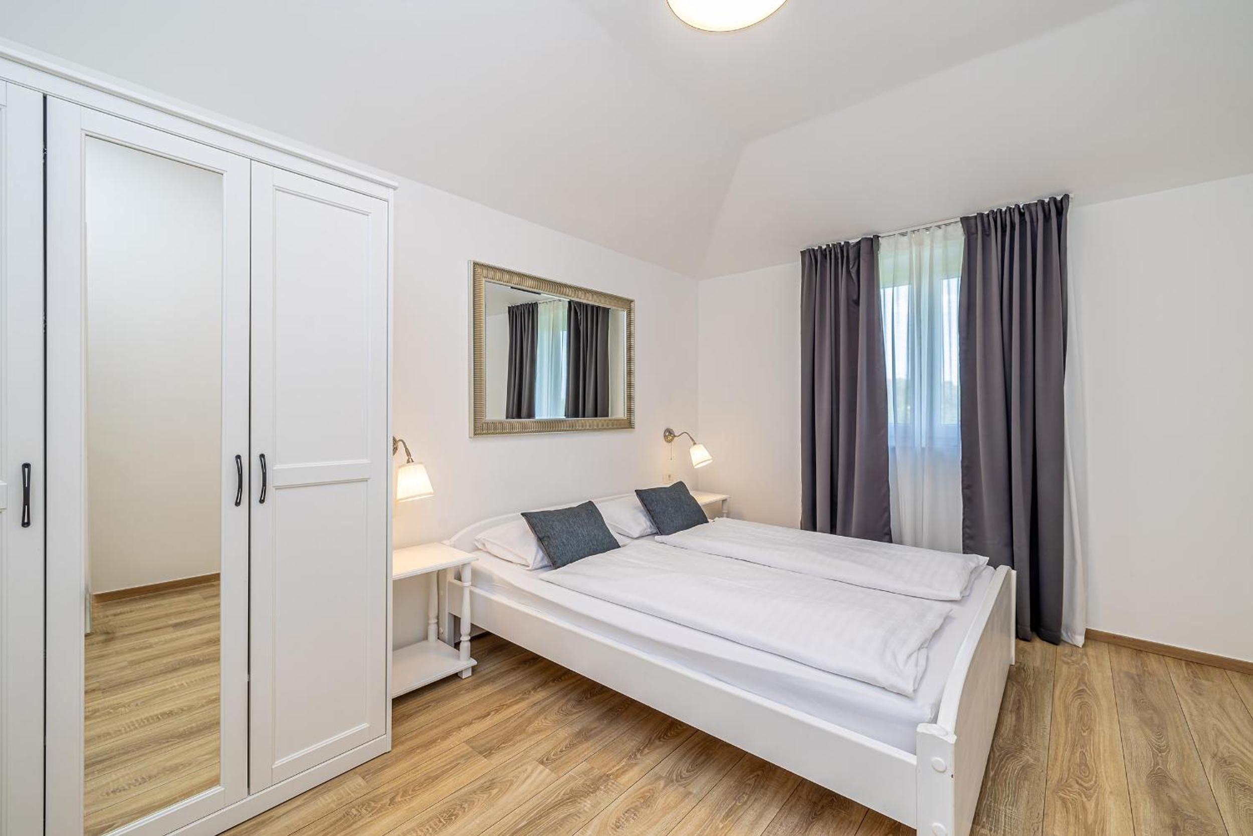 Two-Bedroom Apartment with Sea View - Photo 15