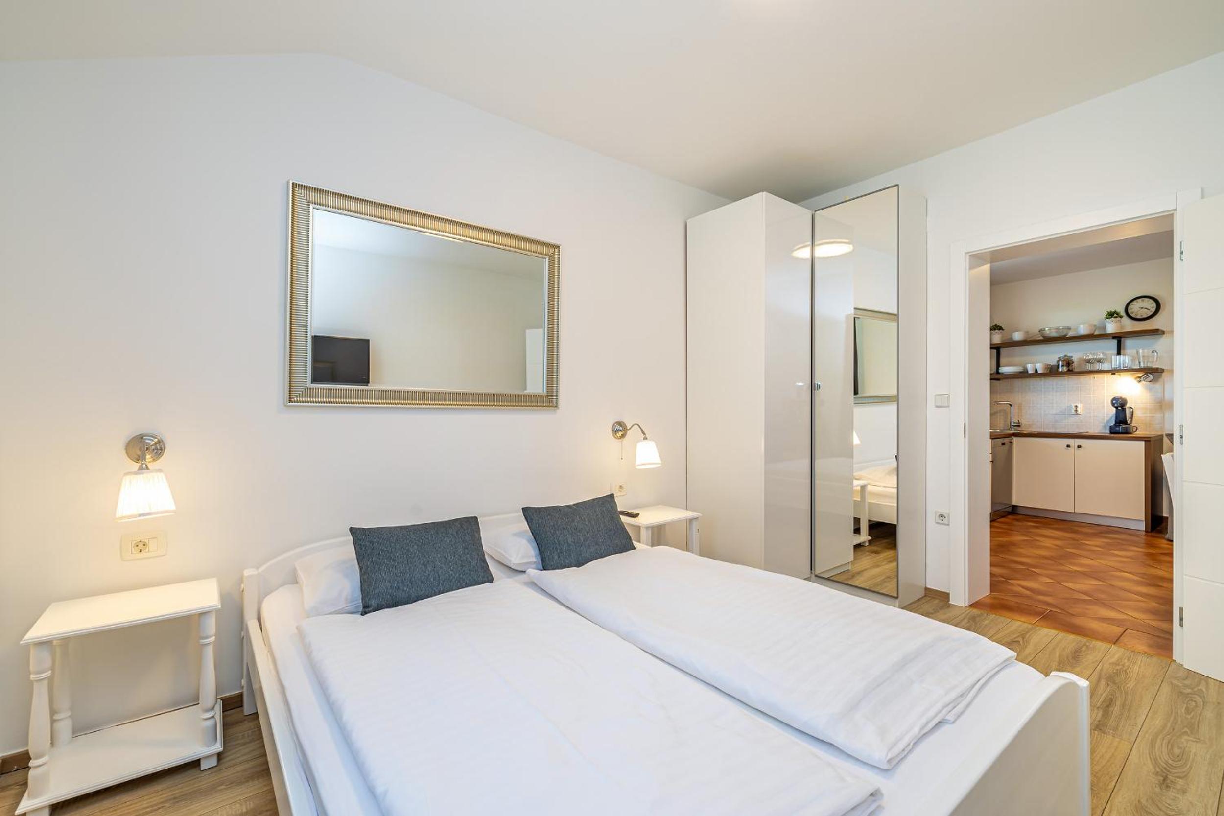Two-Bedroom Apartment with Sea View - Photo 4