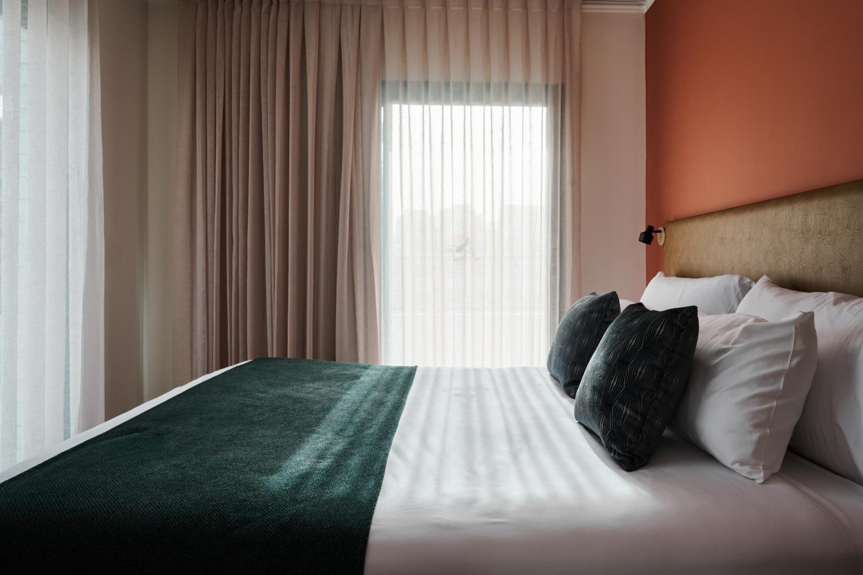 One-Bedroom Suite with Balcony and Pool View - Photo 5