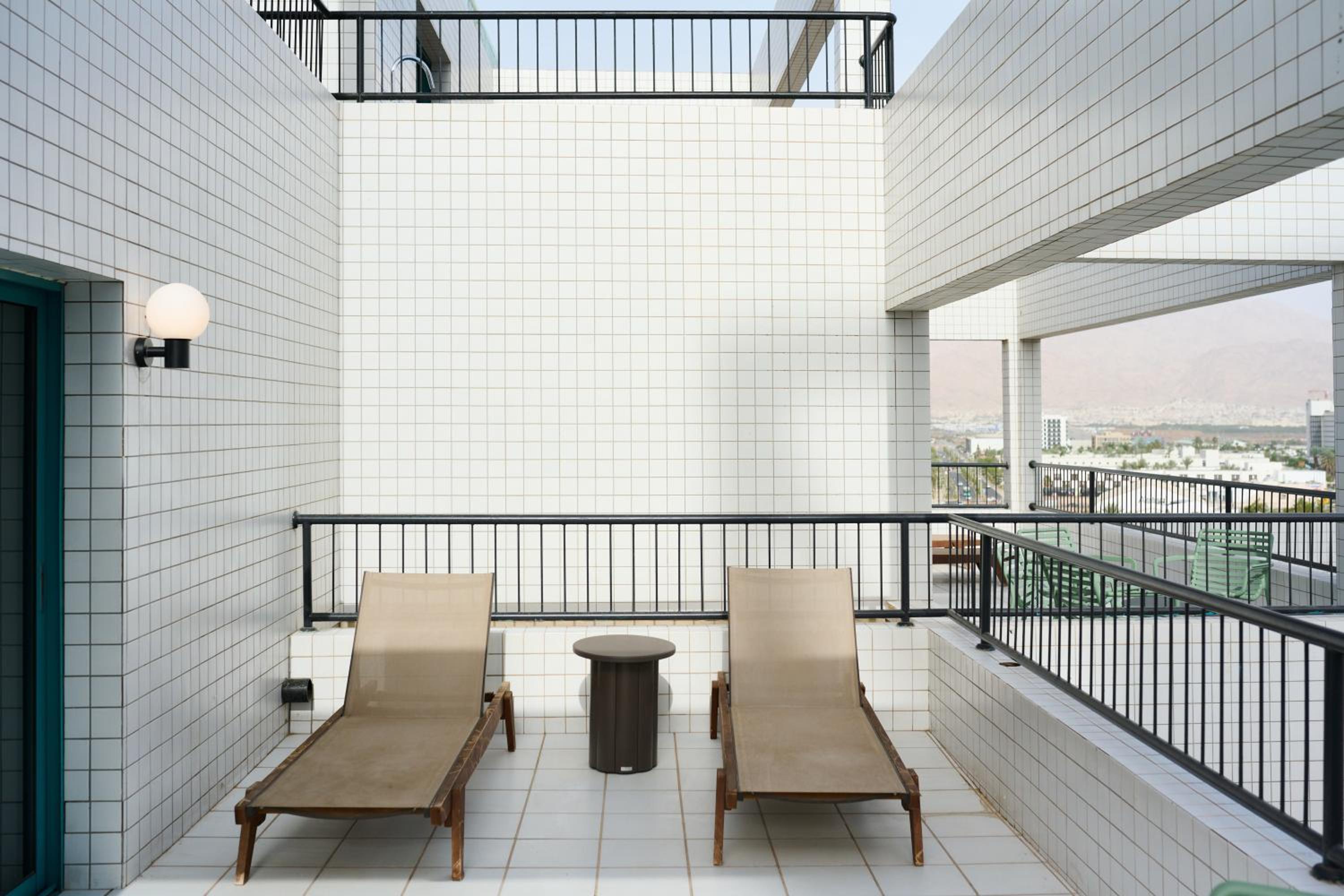 One-Bedroom Suite with Balcony and Pool View - Photo 3