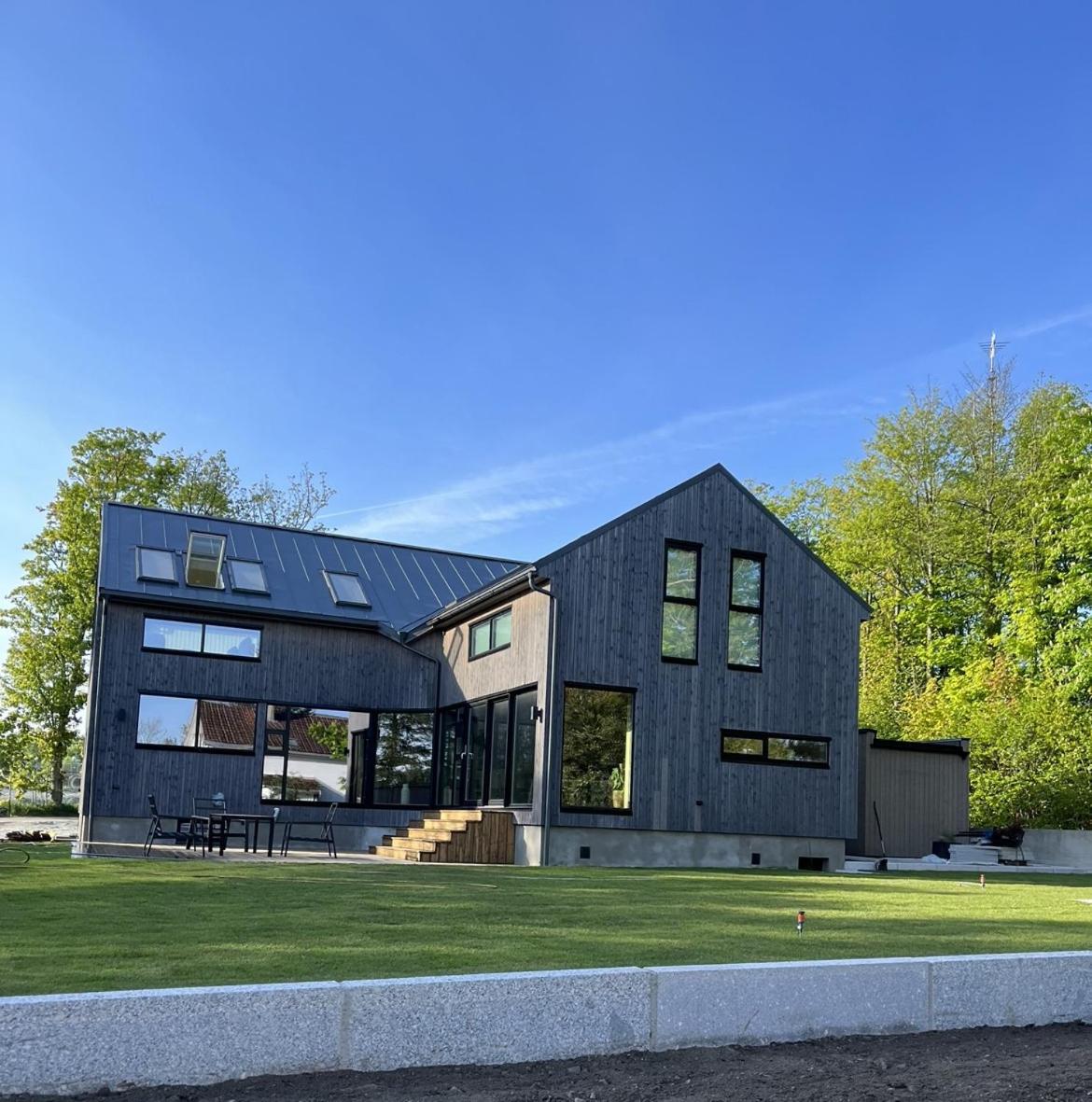 Villa photo 1