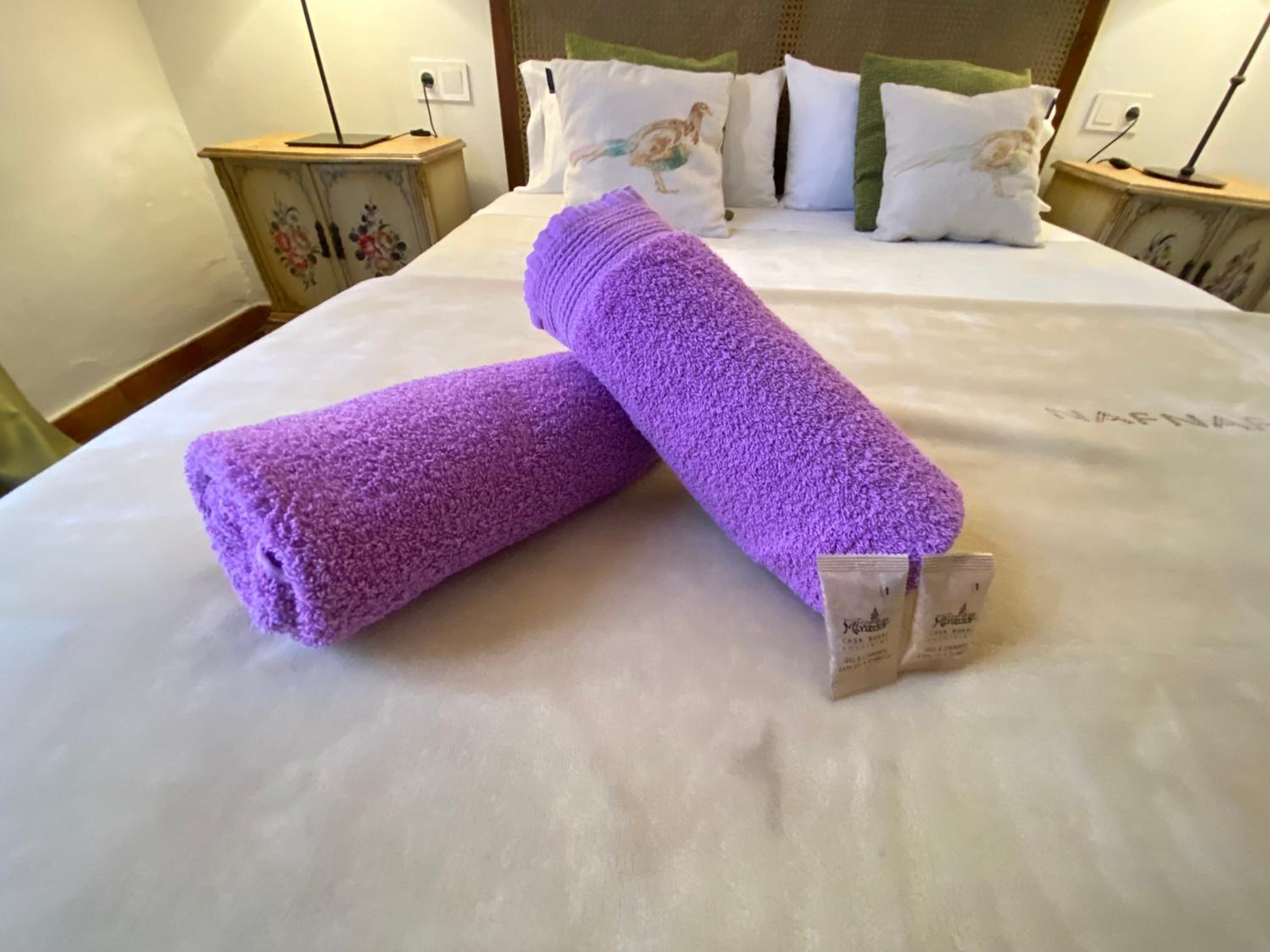 Double Room with Balcony - Photo 7
