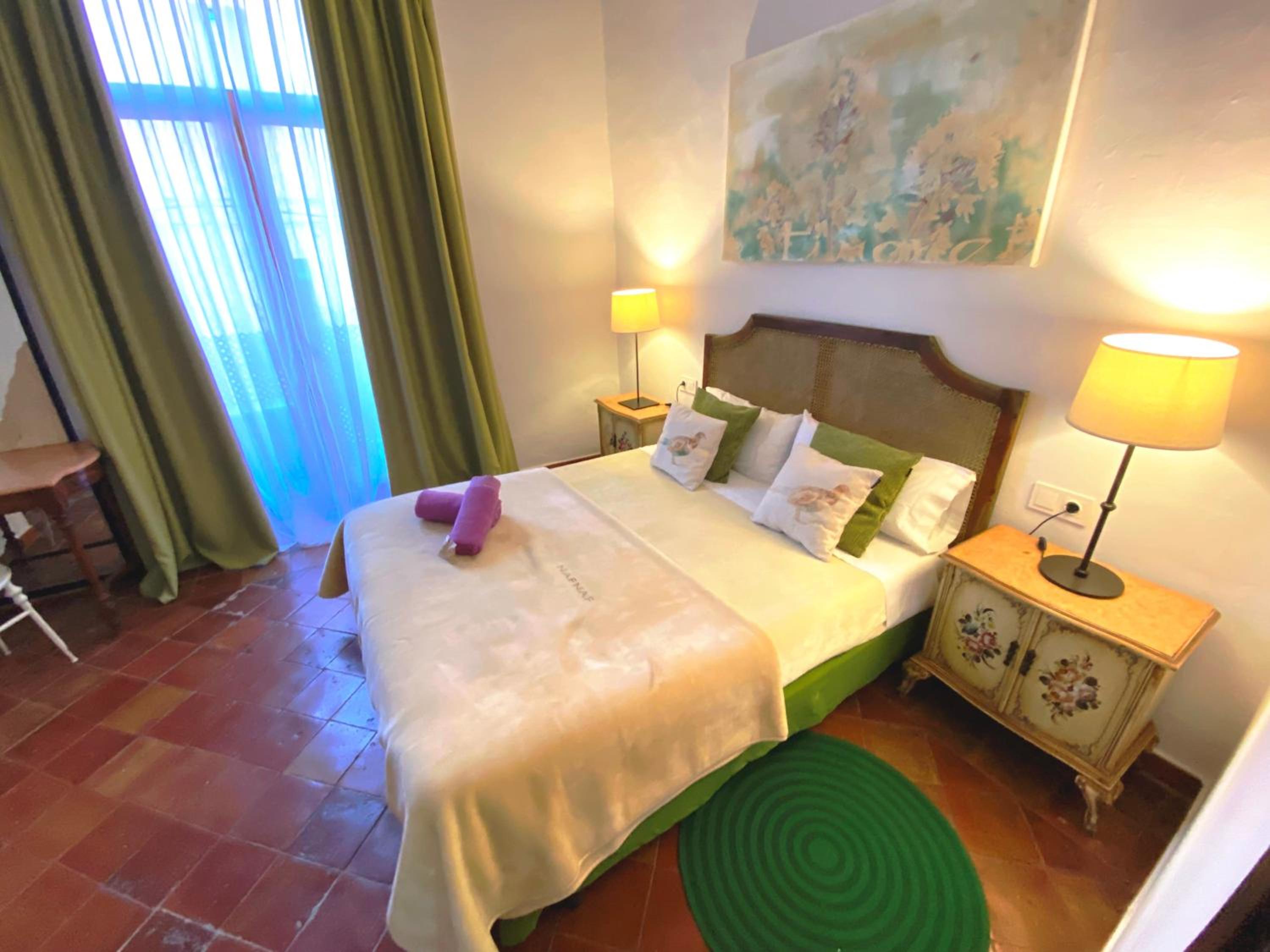 Double Room with Balcony - Photo 1