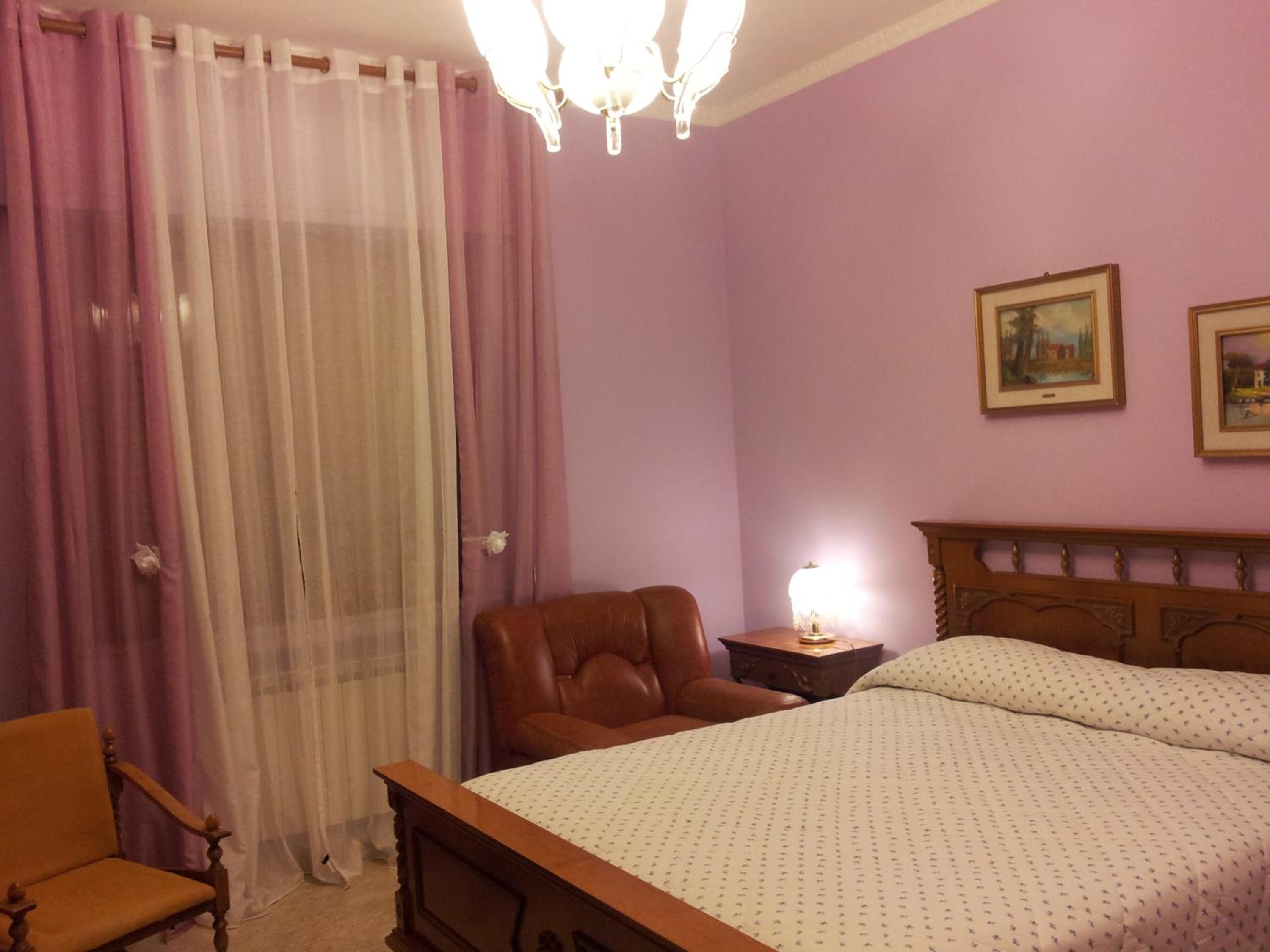 Two-Bedroom Apartment with Balcony - Photo 9