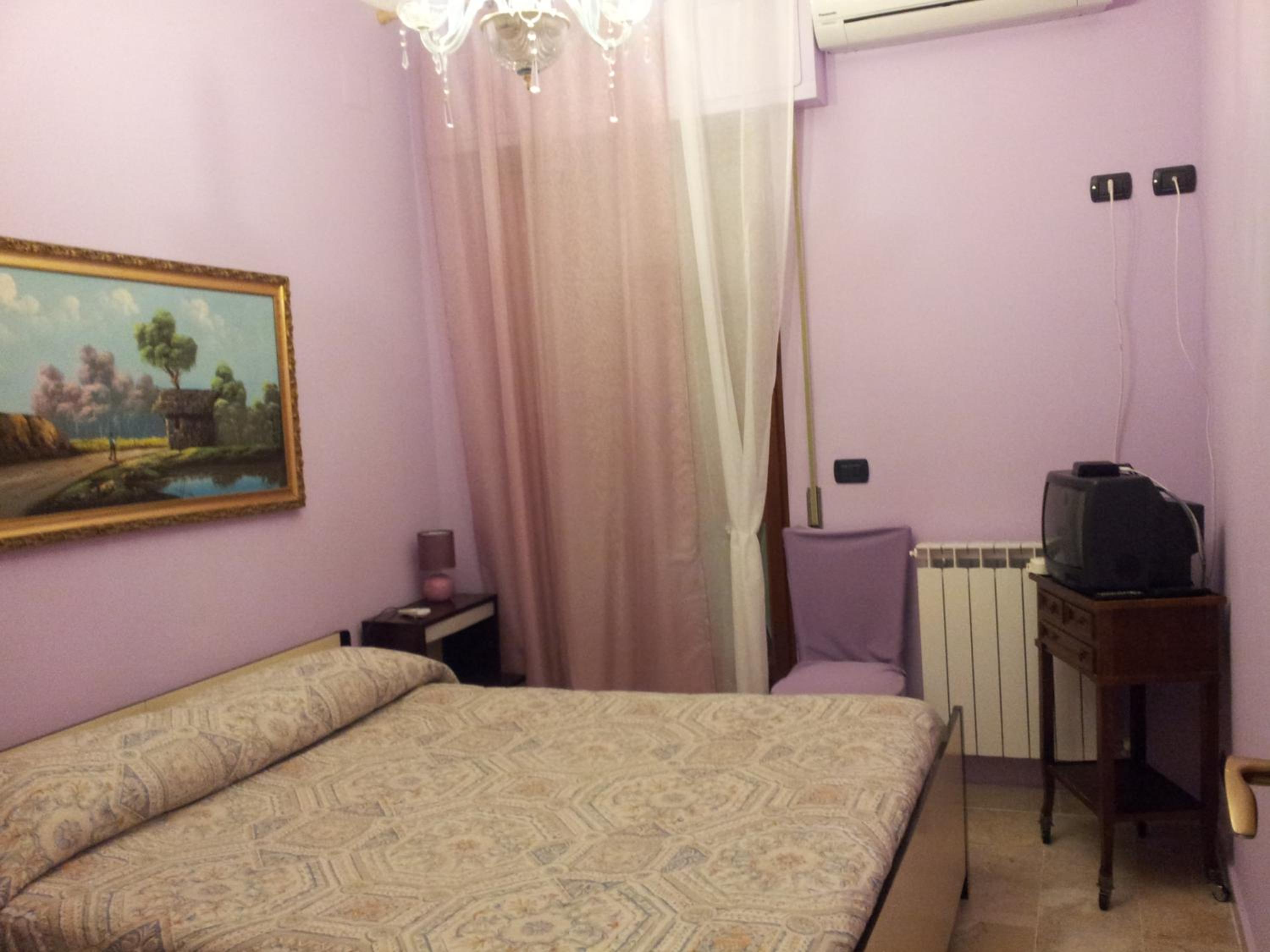 Two-Bedroom Apartment with Terrace - Photo 8