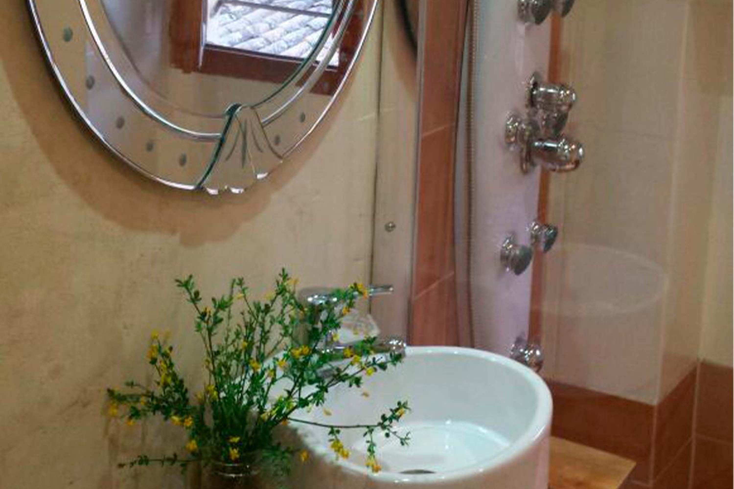 Double Room - Photo 6