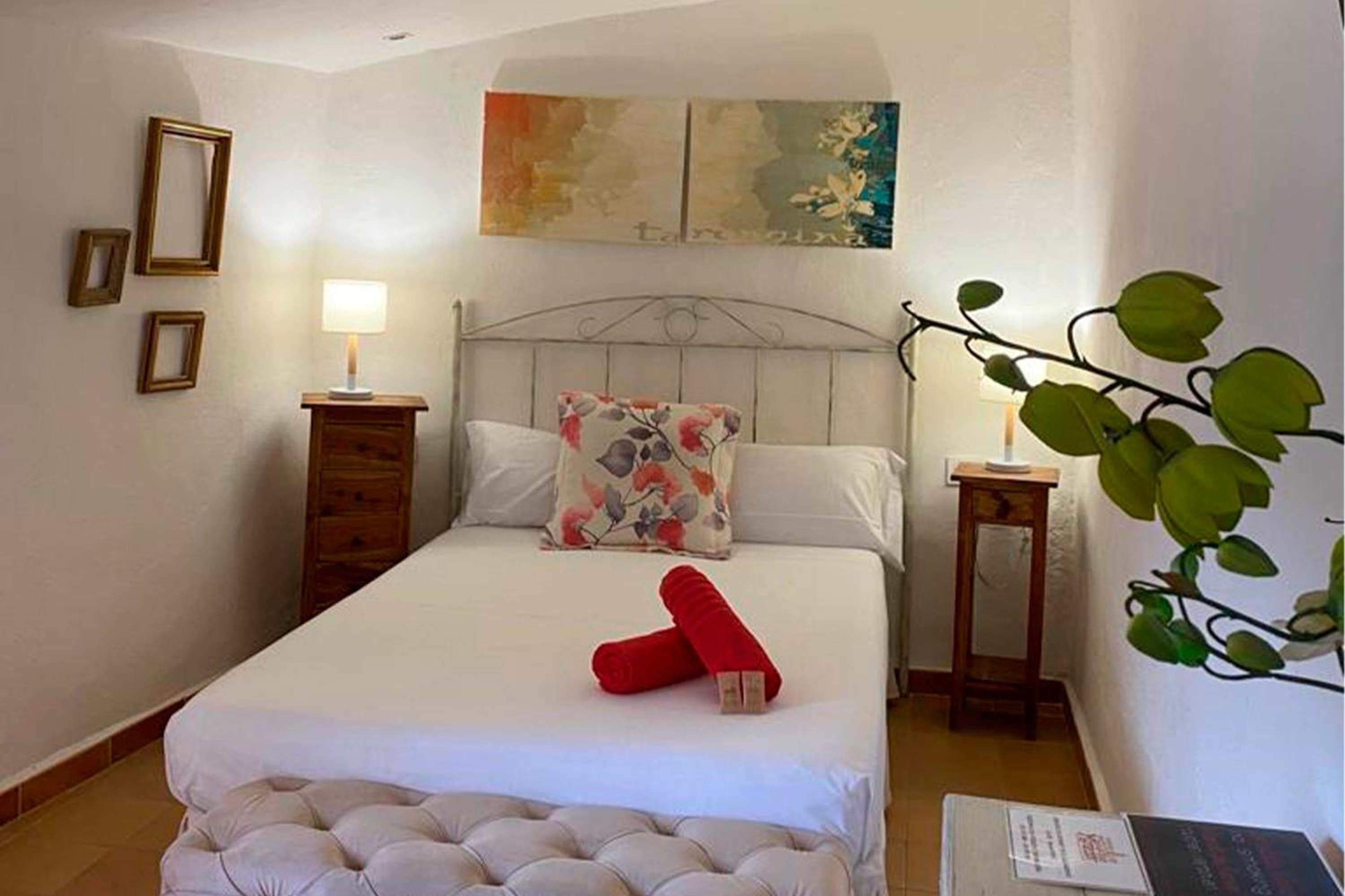 Double Room - Photo 3