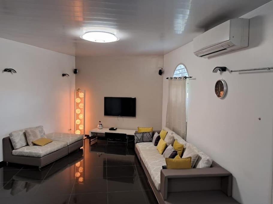 Three-Bedroom Villa photo 3