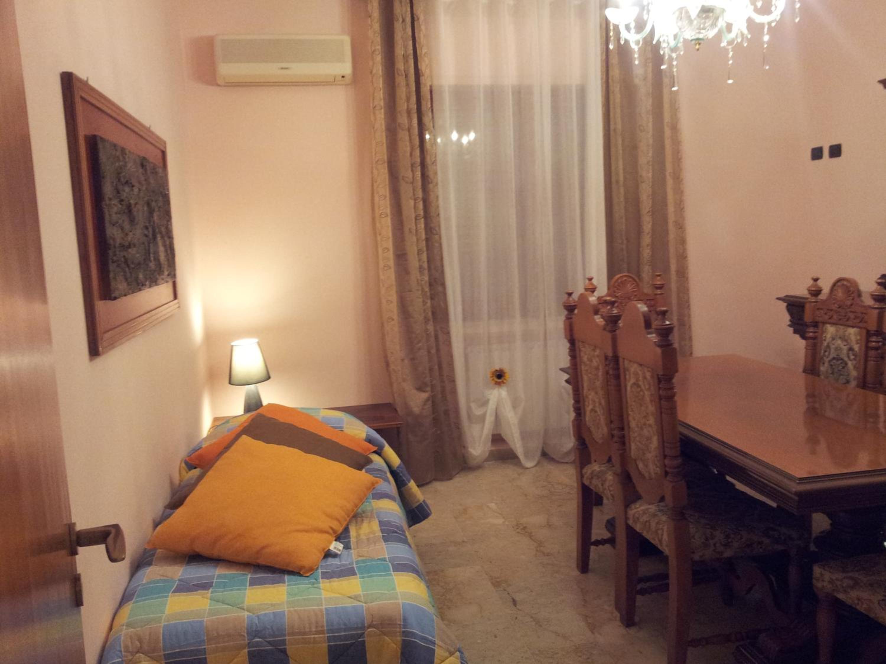 Two-Bedroom Apartment with Balcony - Photo 23