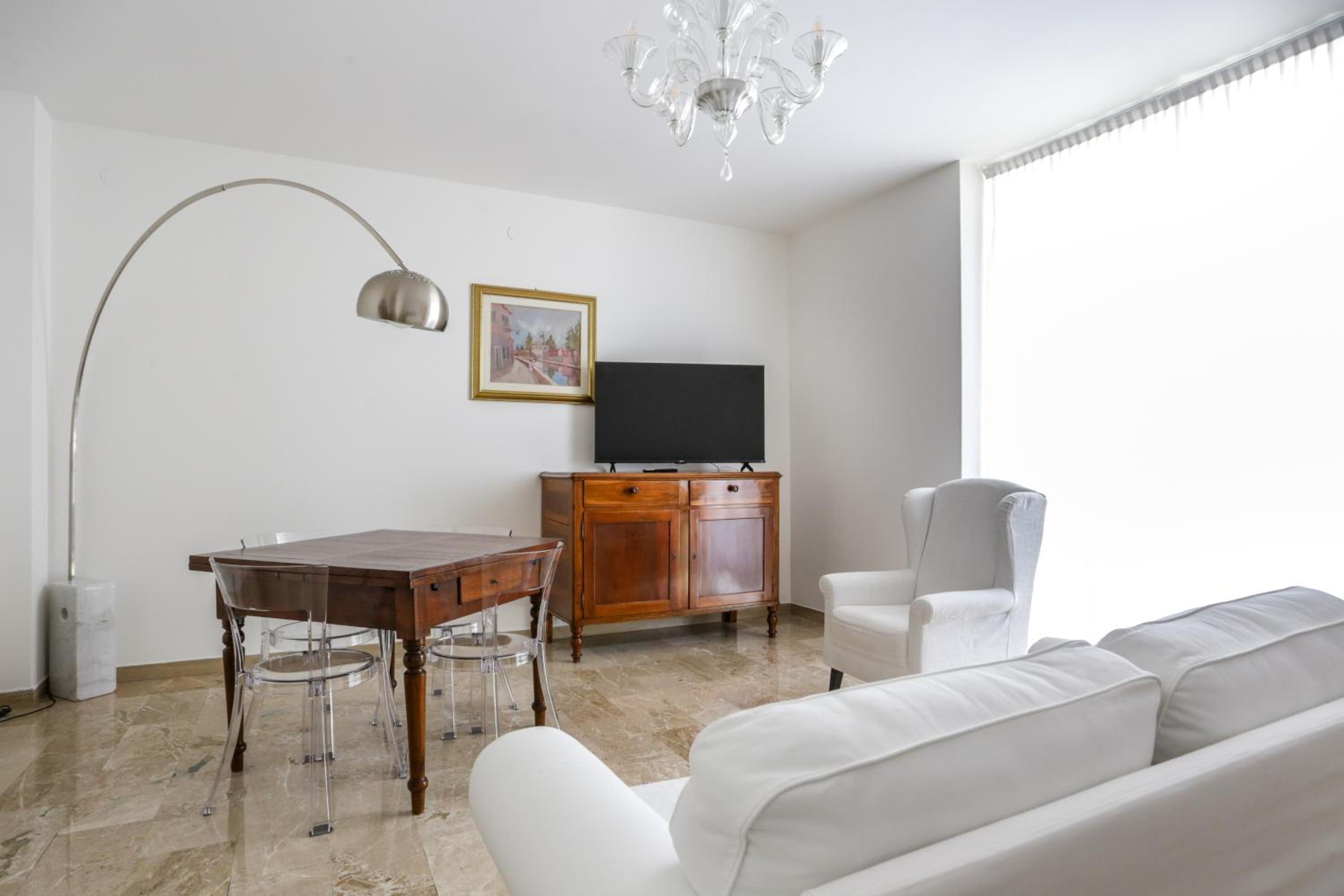 Three-Bedroom Standard Apartment photo 1