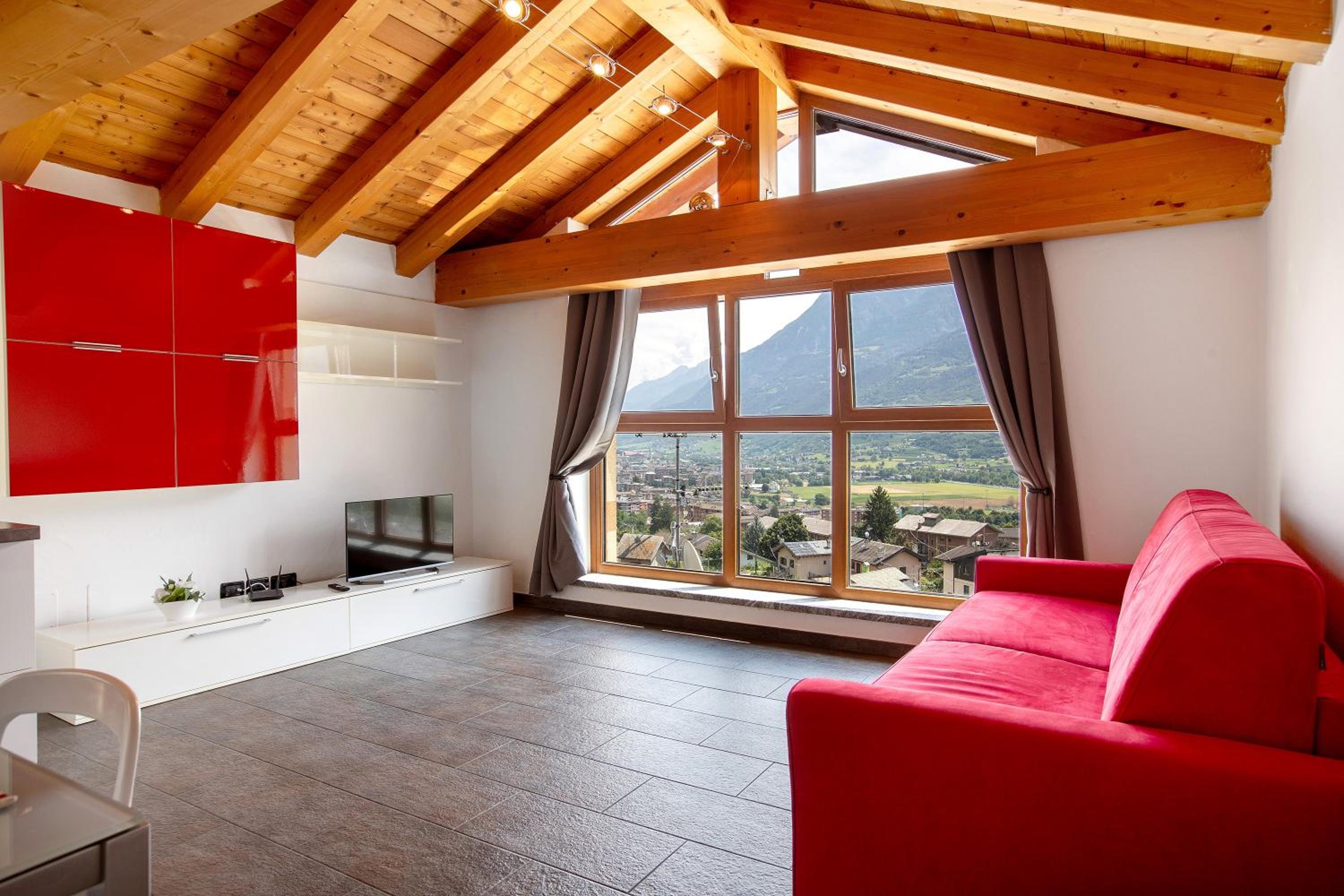 Two-Bedroom Deluxe Apartment with Balcony