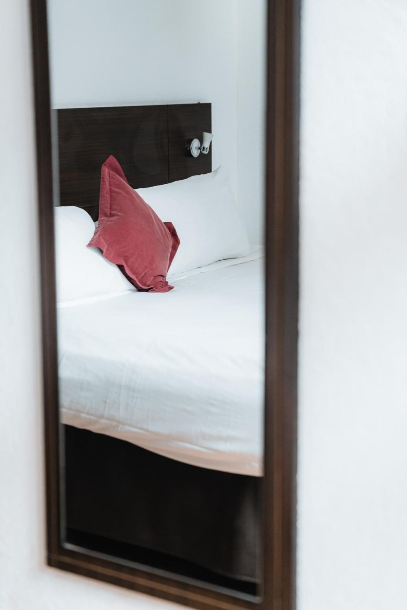 Double Room - Photo 19