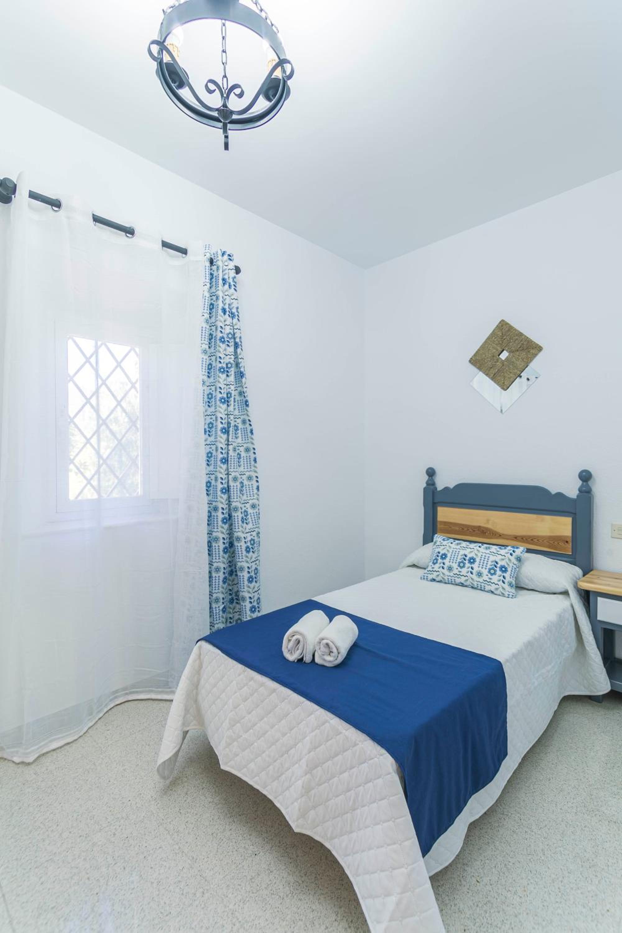 Four-Bedroom House photo 3