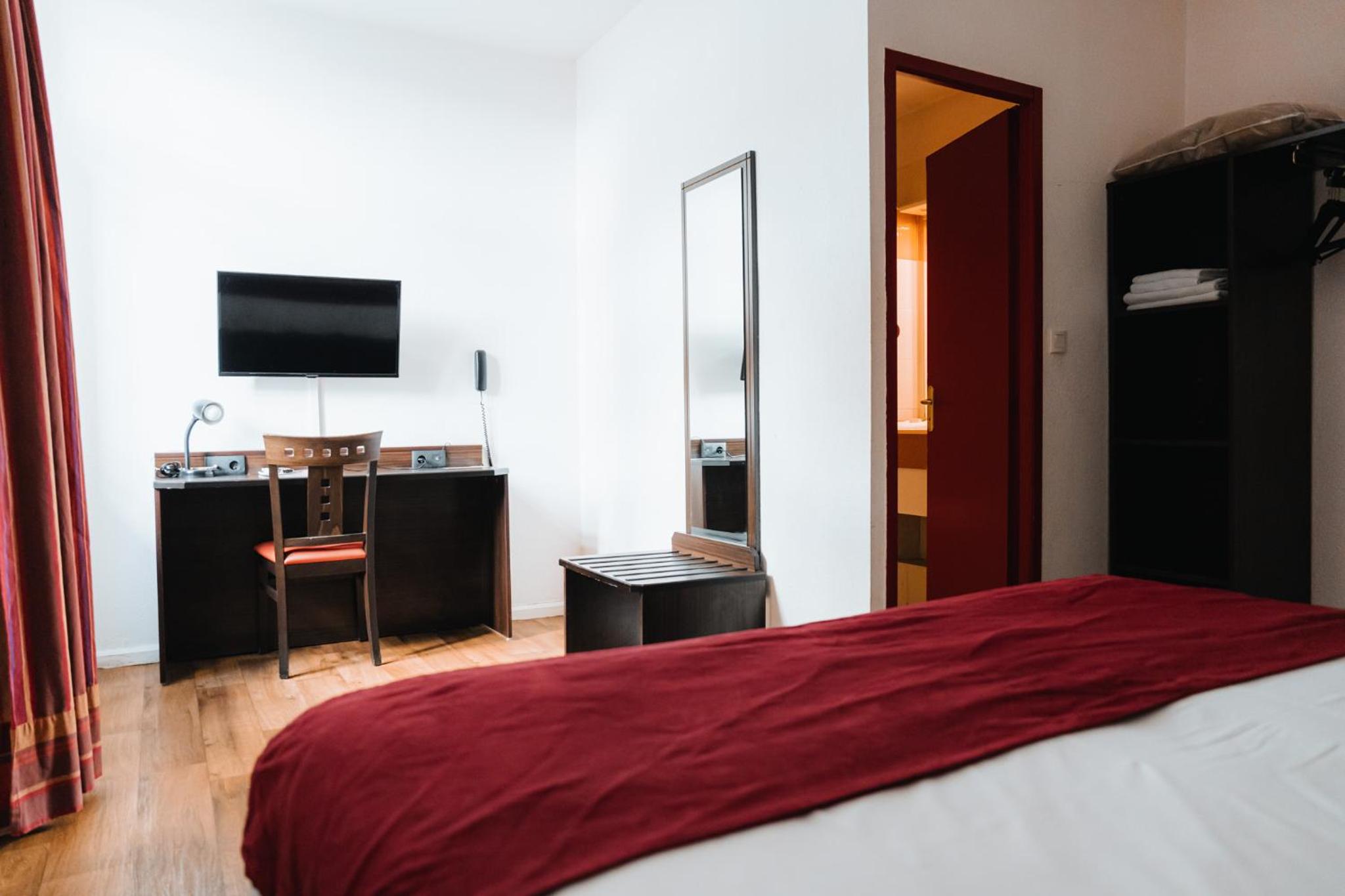 Double Room - Photo 23