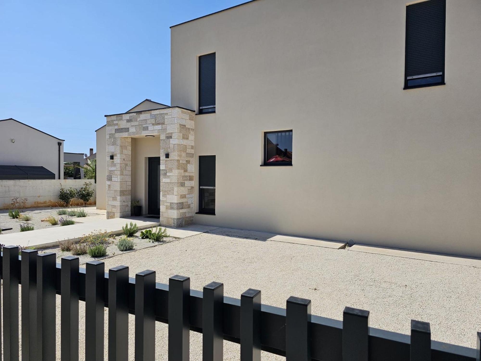 Villa photo 3