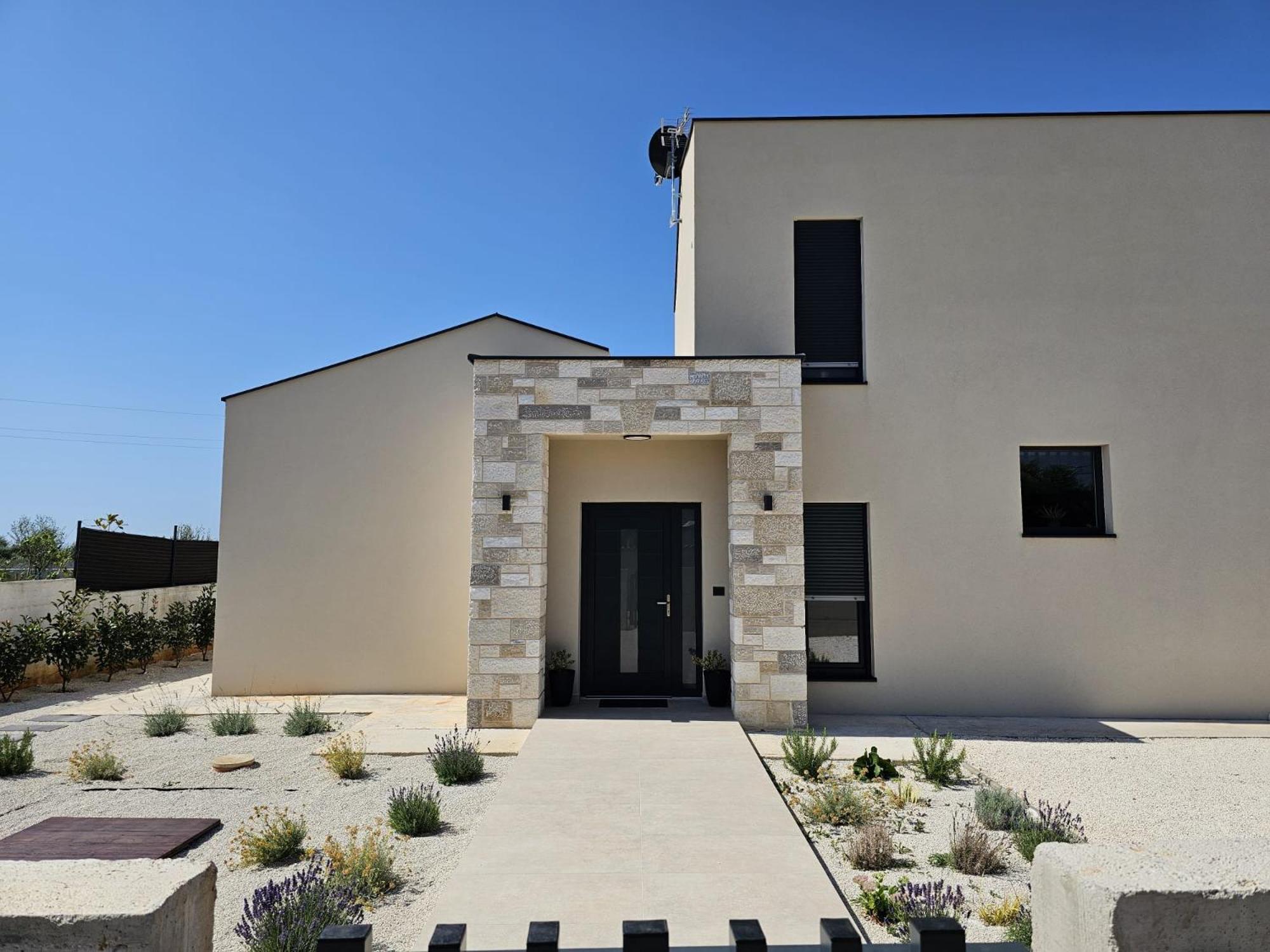 Villa photo 2