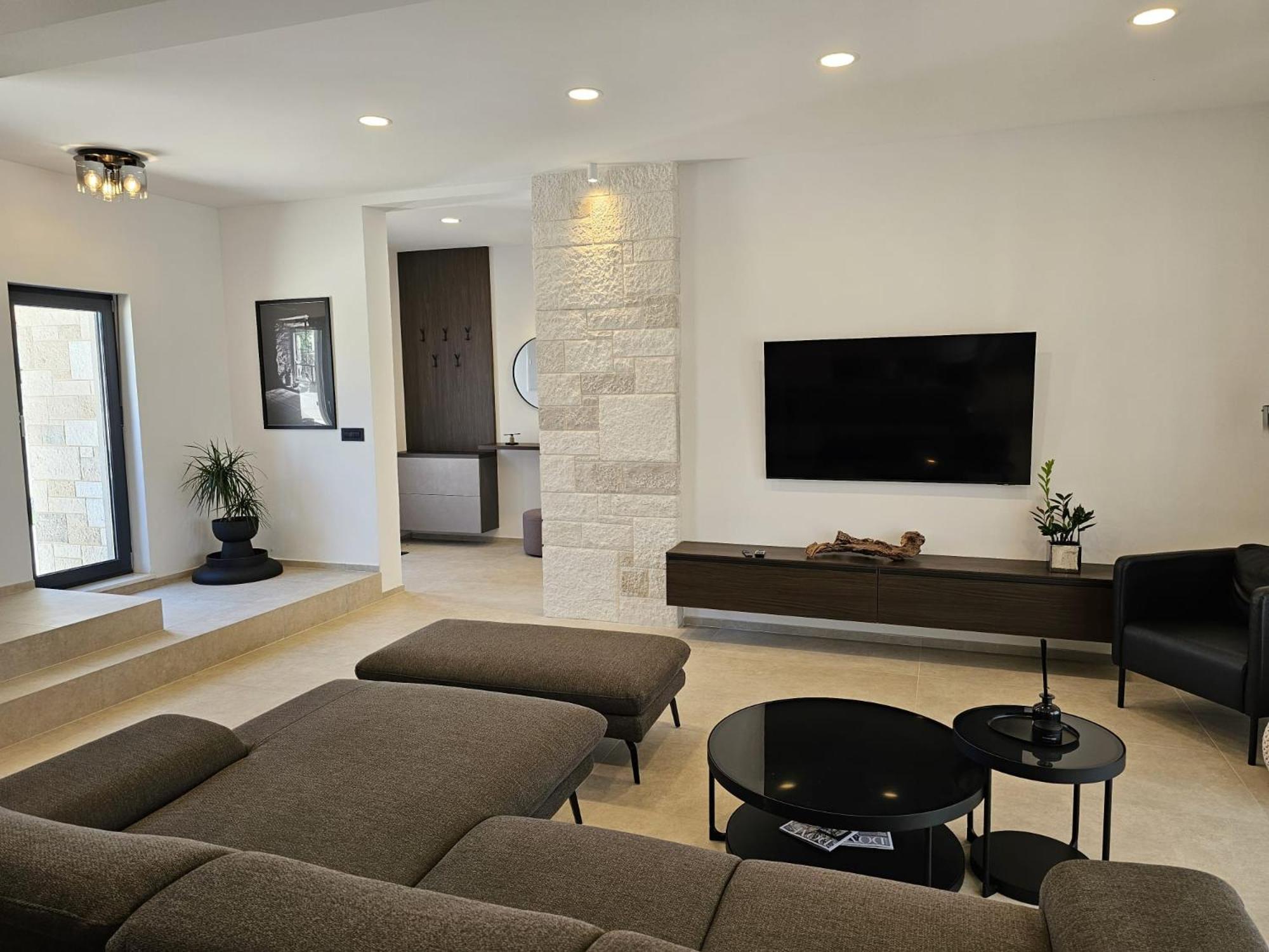 Villa photo 1