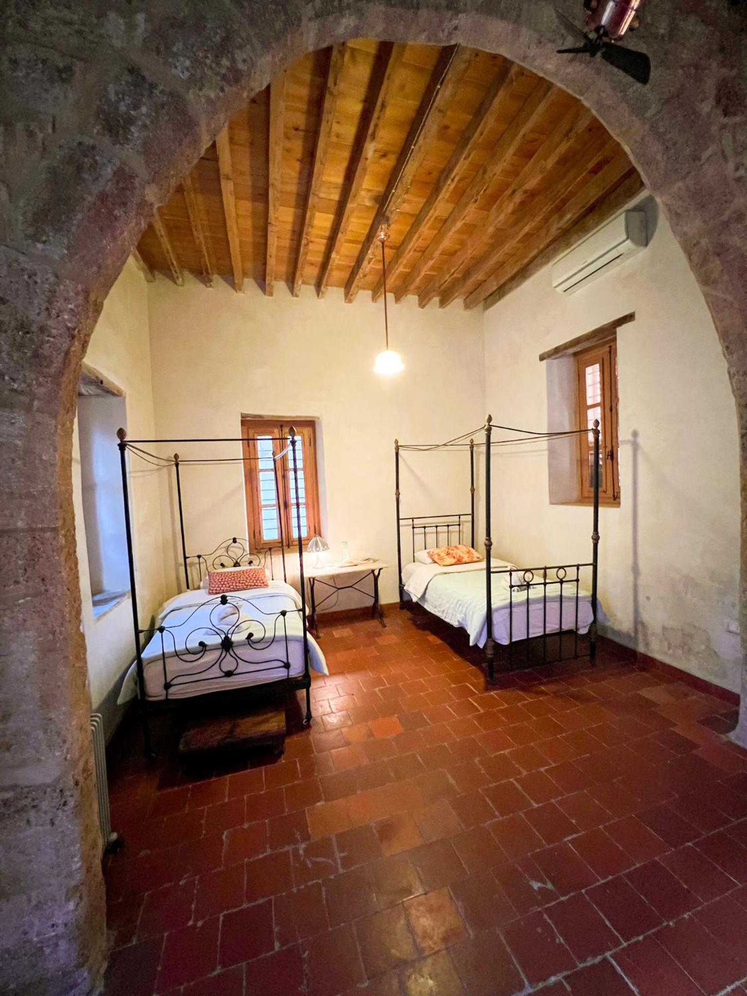 Large Twin Room photo 3