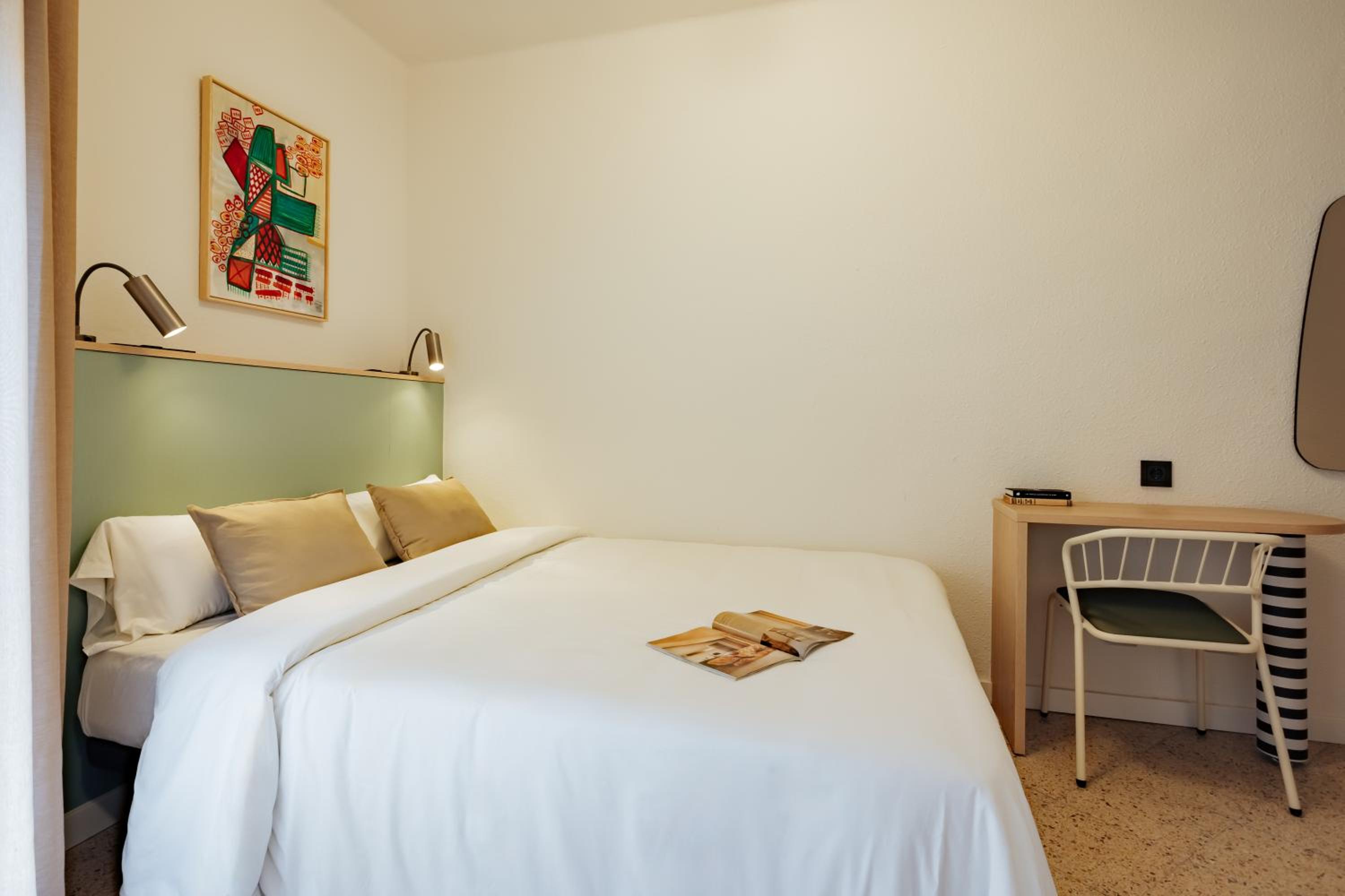 Double Room with Balcony - Photo 8