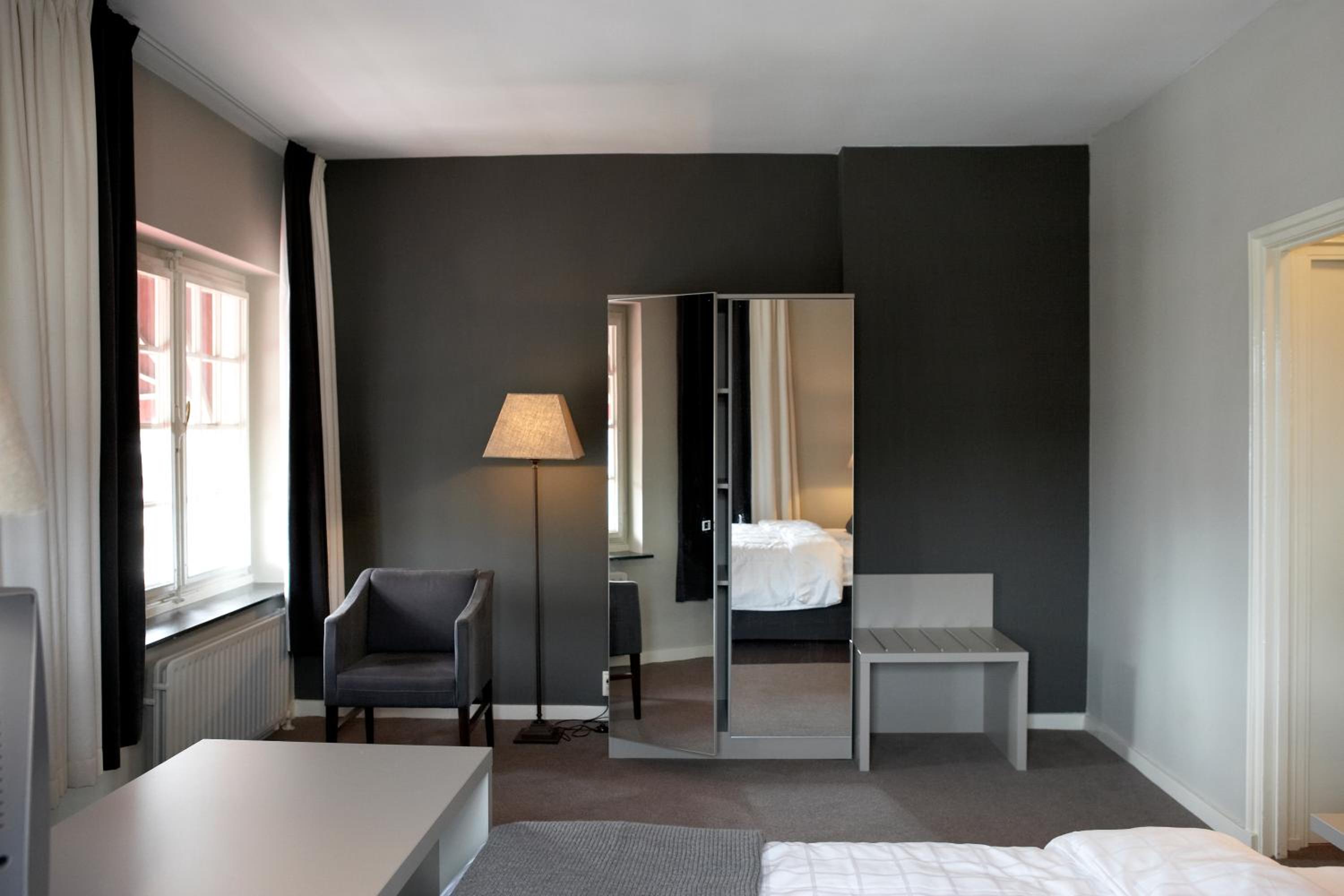 Double Room - Photo 6