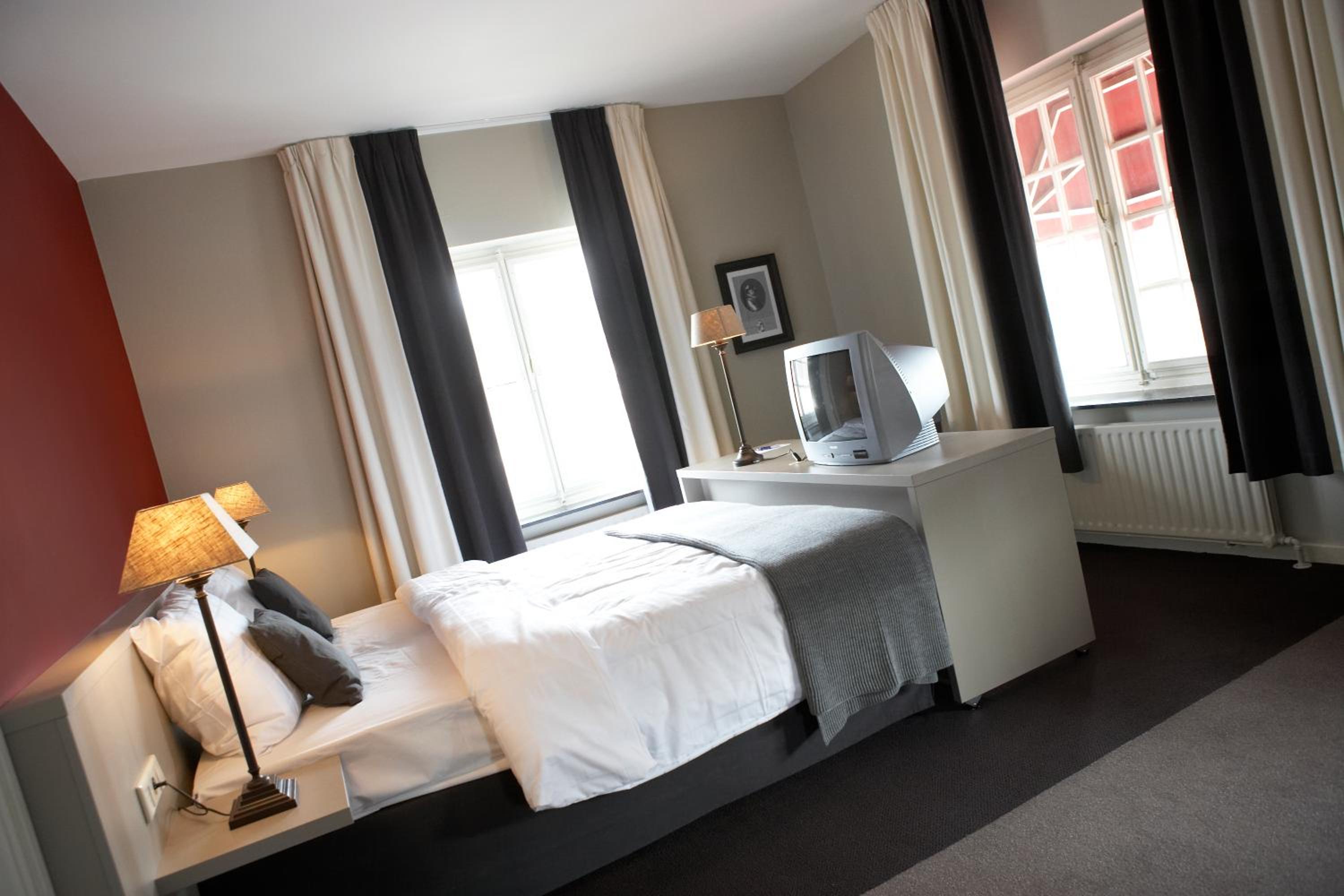 Double Room - Photo 2