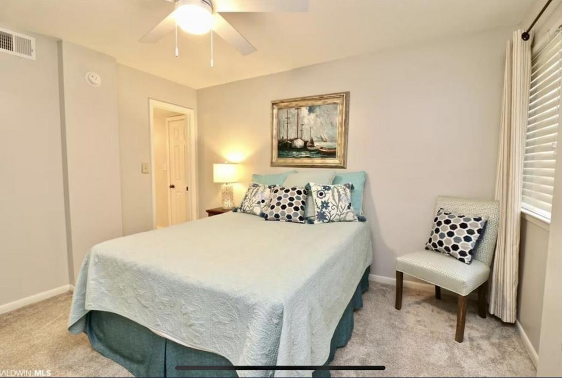 Three-Bedroom Apartment photo 3