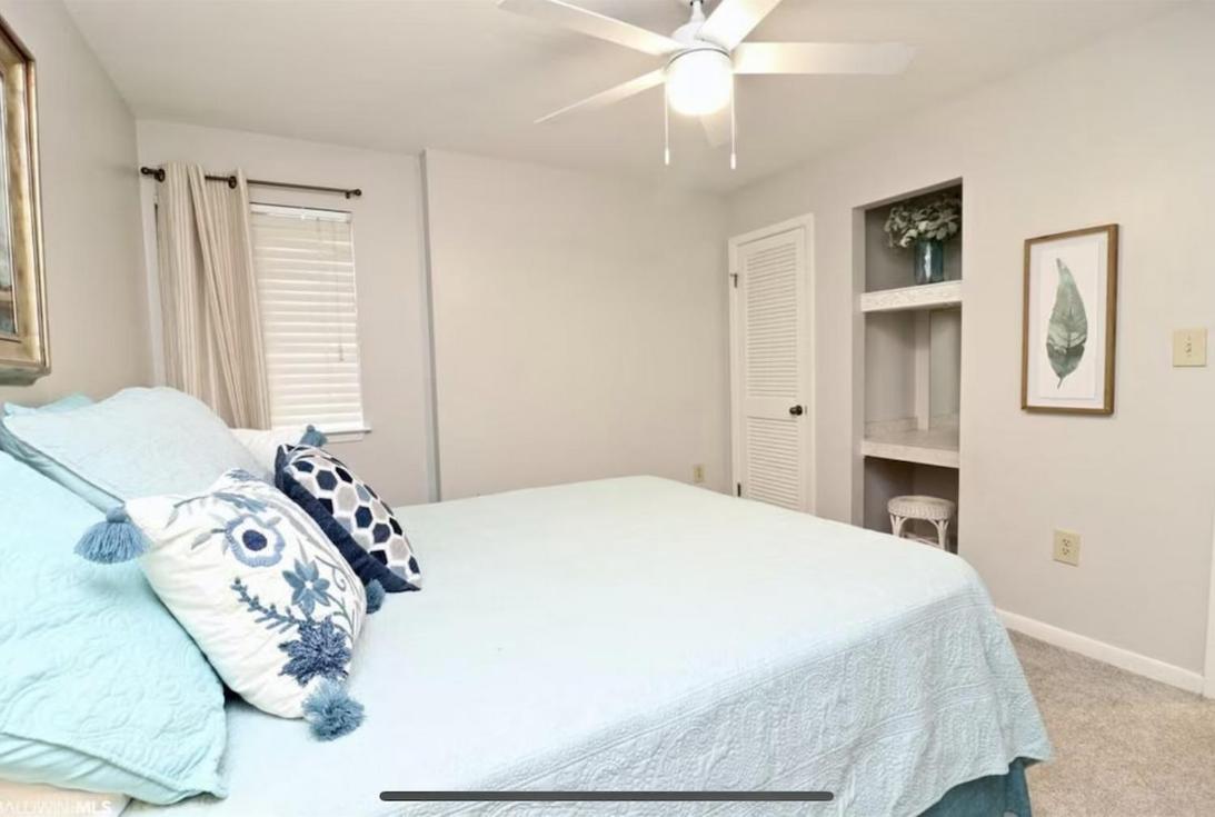 Three-Bedroom Apartment photo 2