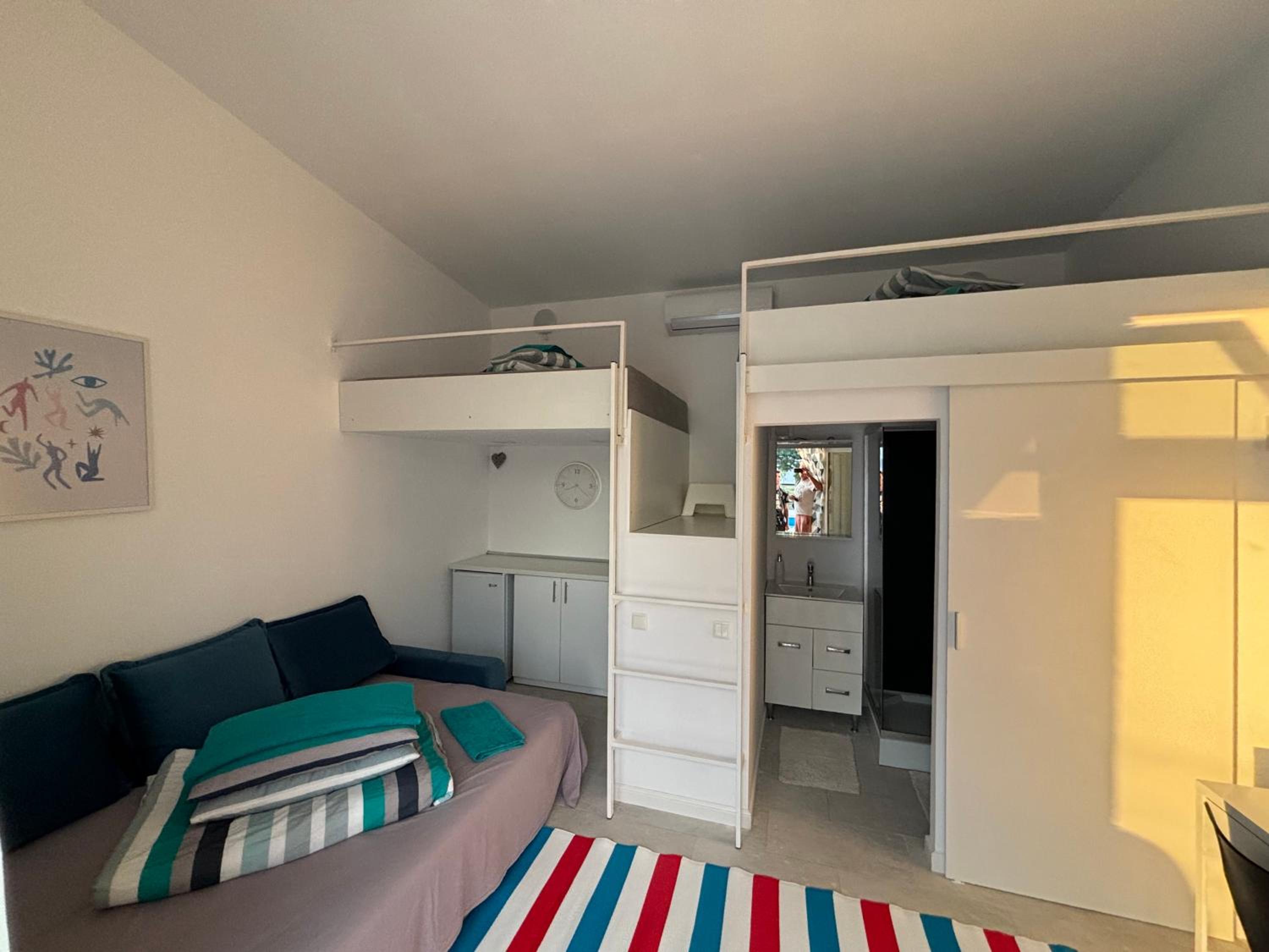 Deluxe Quadruple Room photo 3