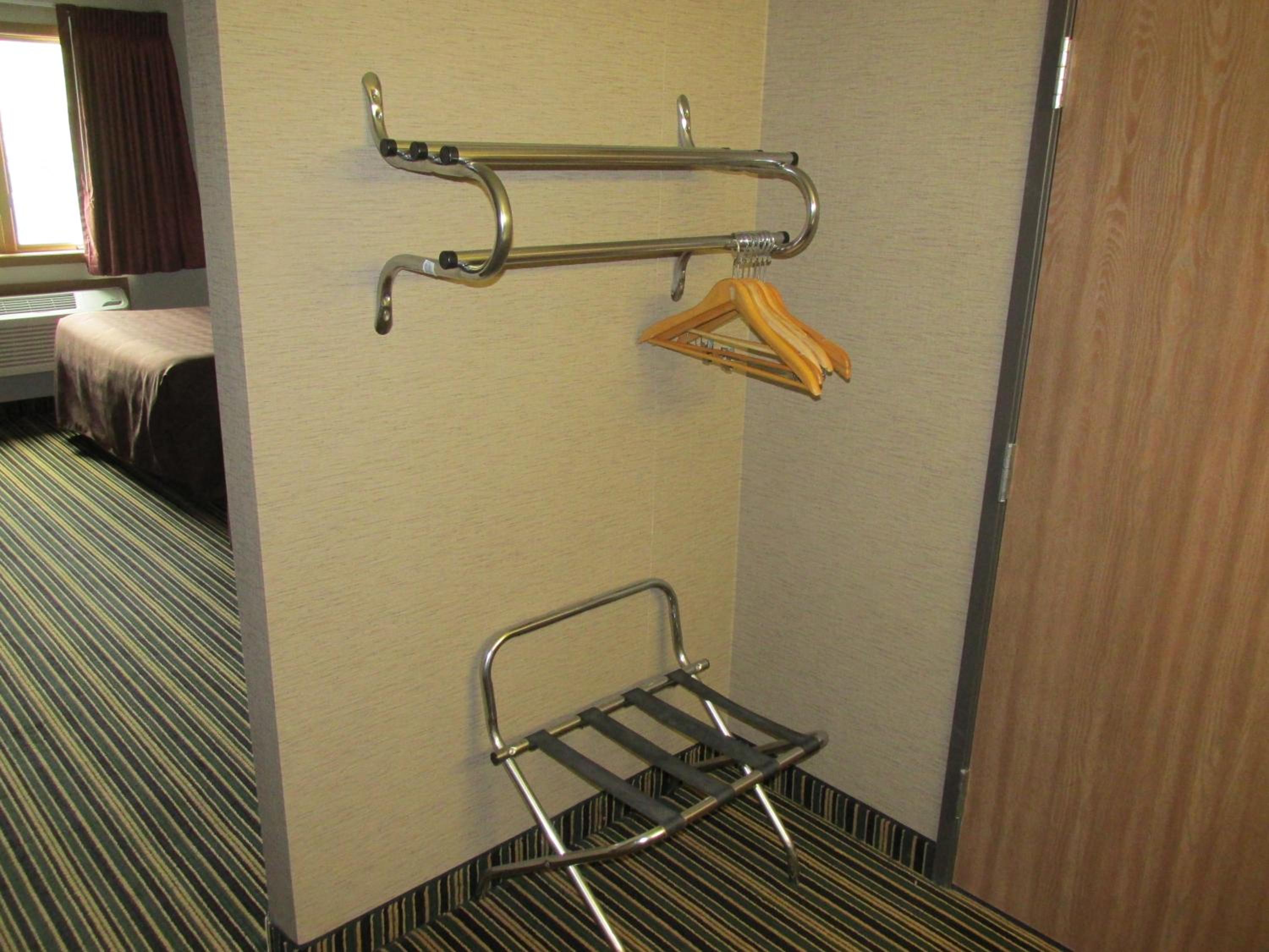 Double Room with Pool View - Photo 1