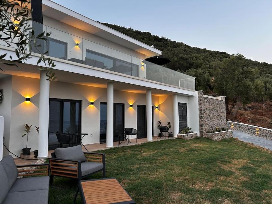Villa photo 3