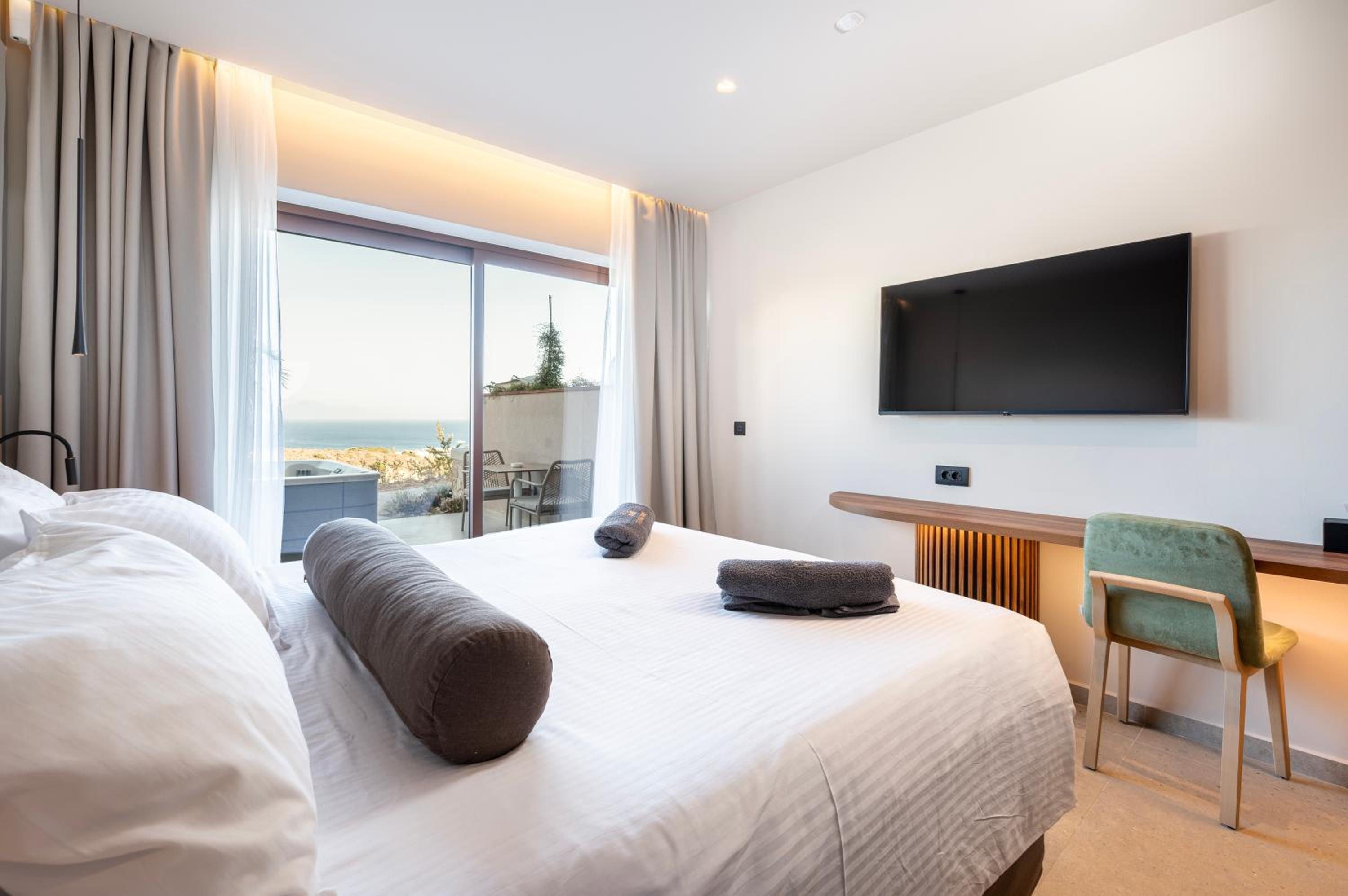 King Room with Spa Bath
