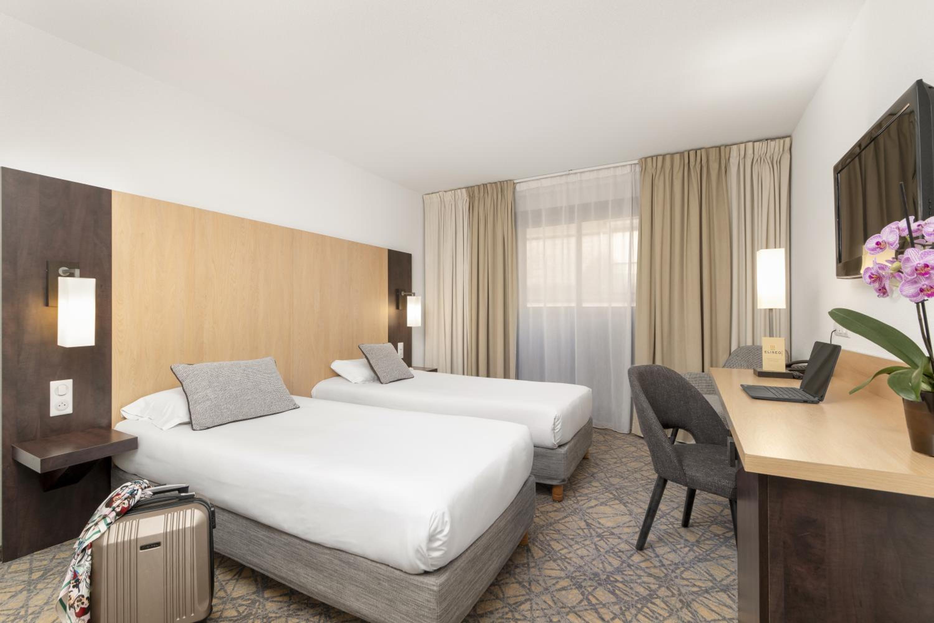 Twin Room - Photo 1