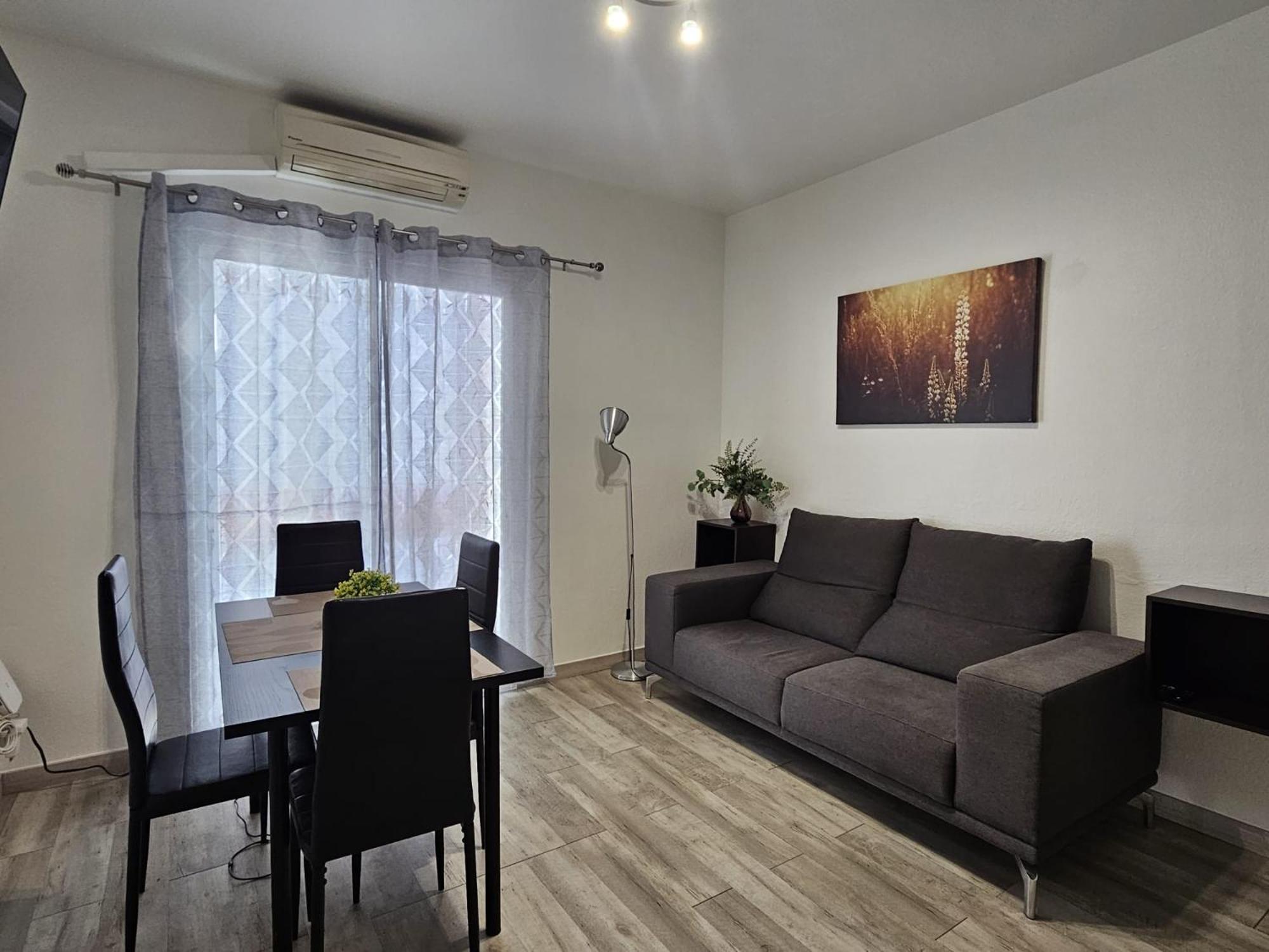 Apartamento con Balcón