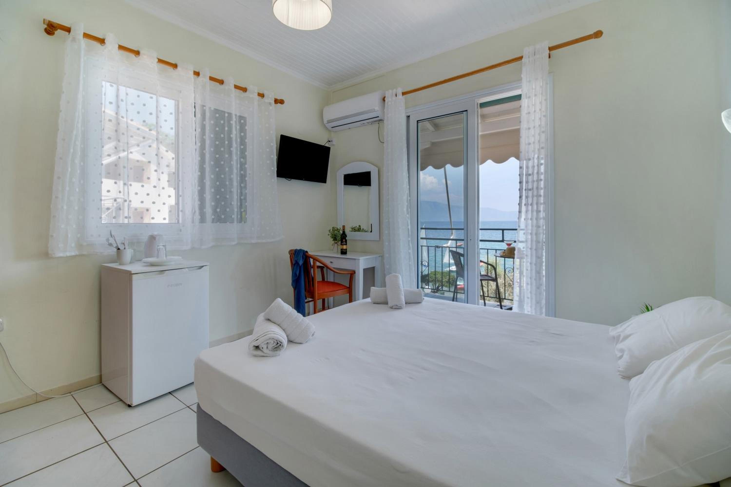 Double Room with Sea View photo 1